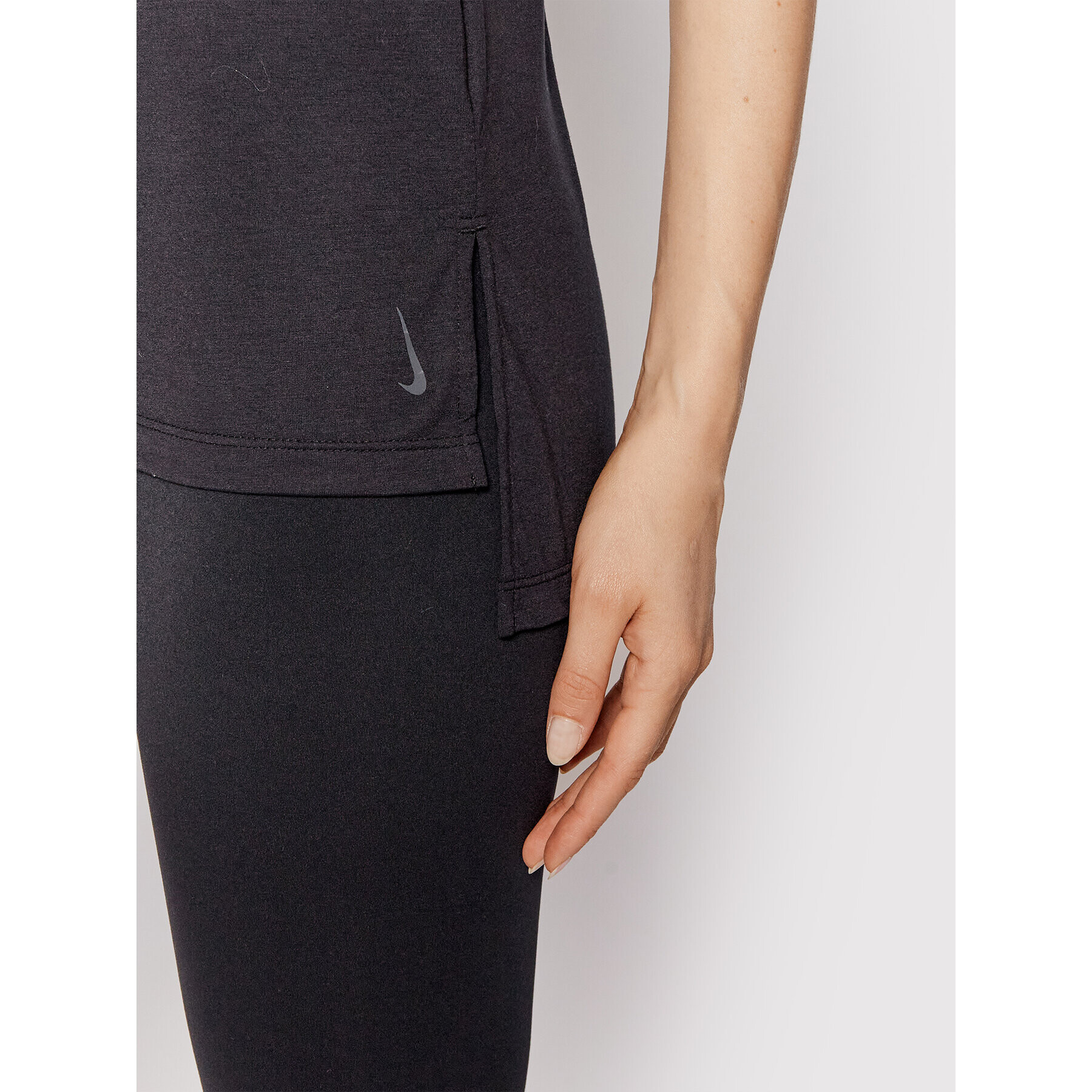 Nike топ Yoga CQ8826 Черен Regular Fit - Pepit.bg