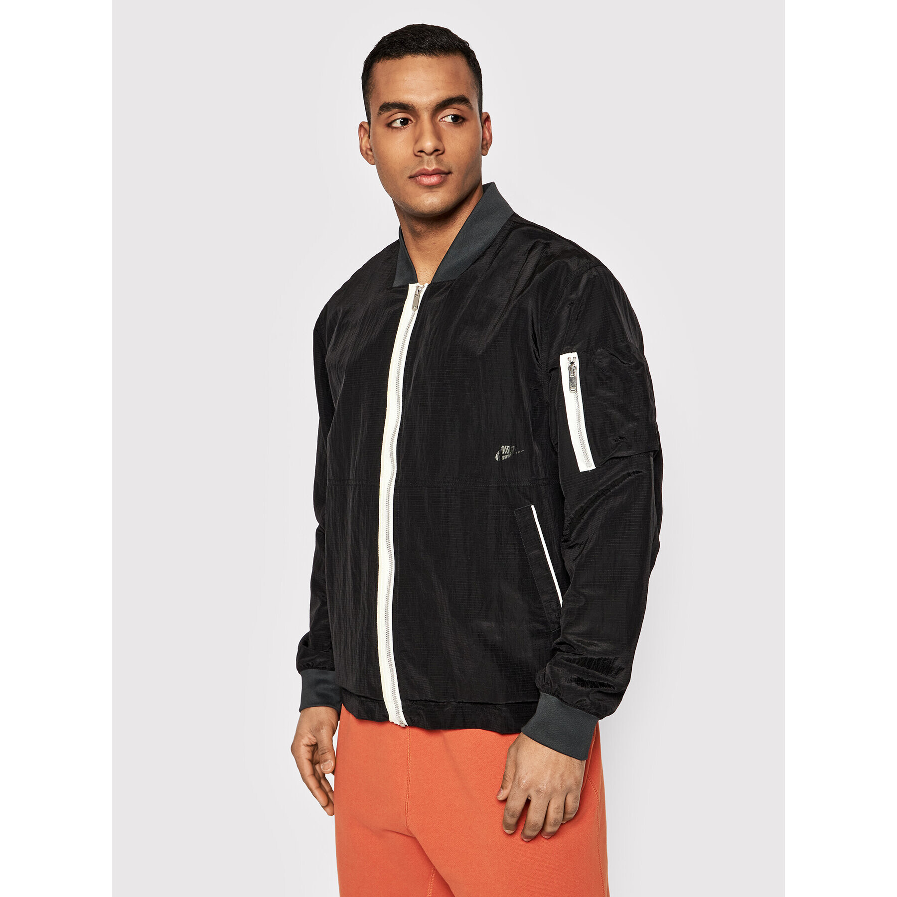 Nike Яке бомбър Essentials DM6698 Черен Regular Fit - Pepit.bg