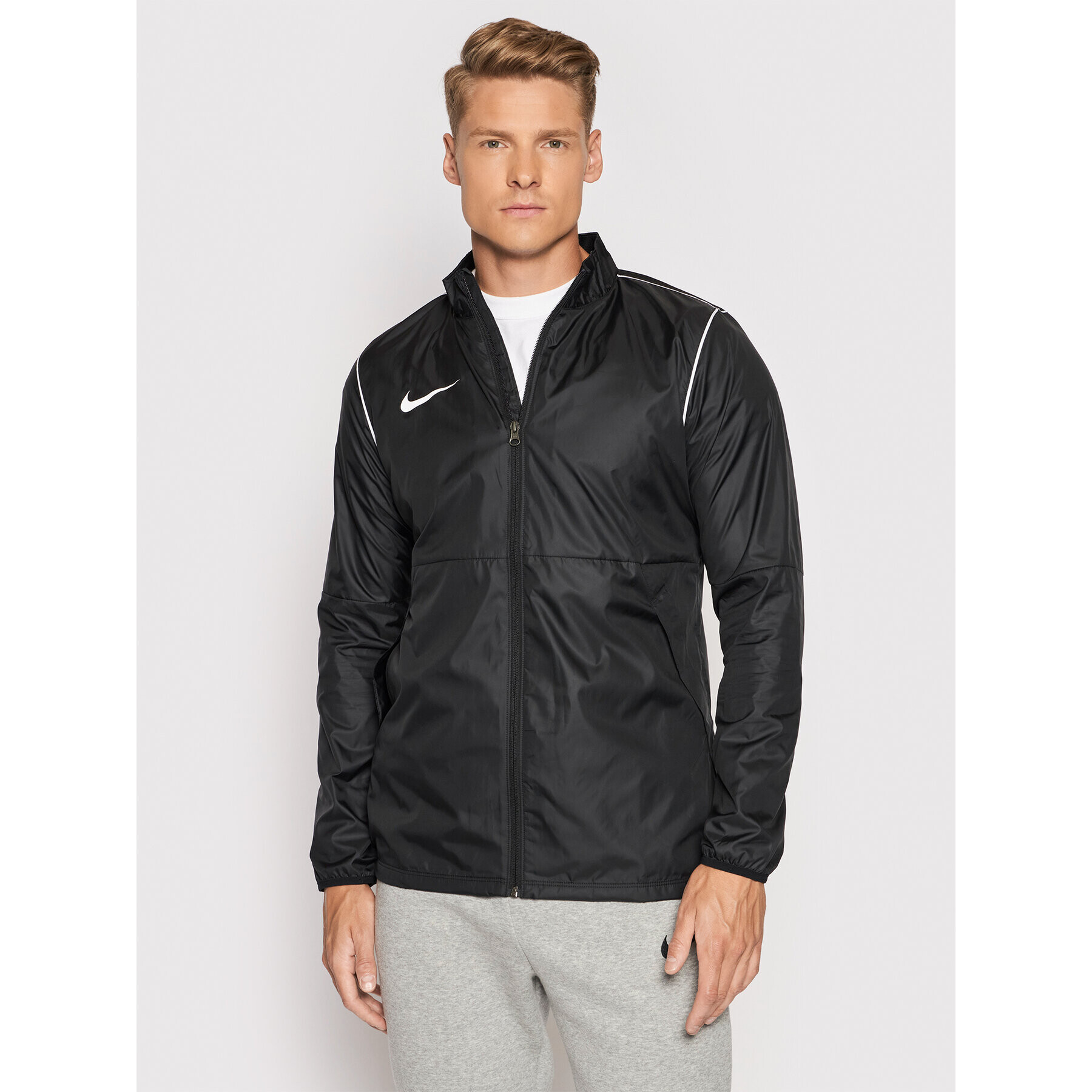 Nike Яке за дъжд Park BV6881 Черен Regular Fit - Pepit.bg