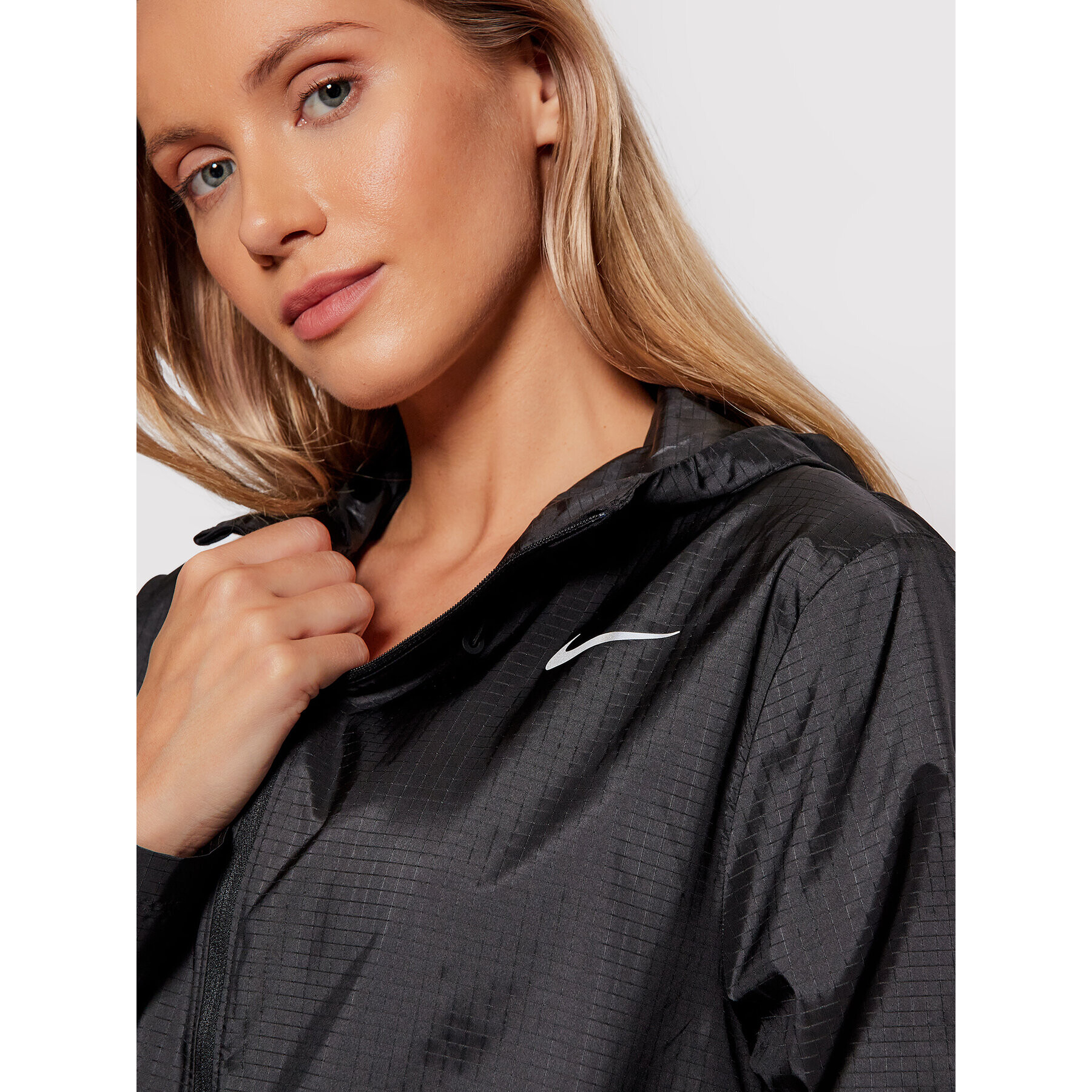 Nike Яке за джогинг Essential CU3217 Черен Standard Fit - Pepit.bg