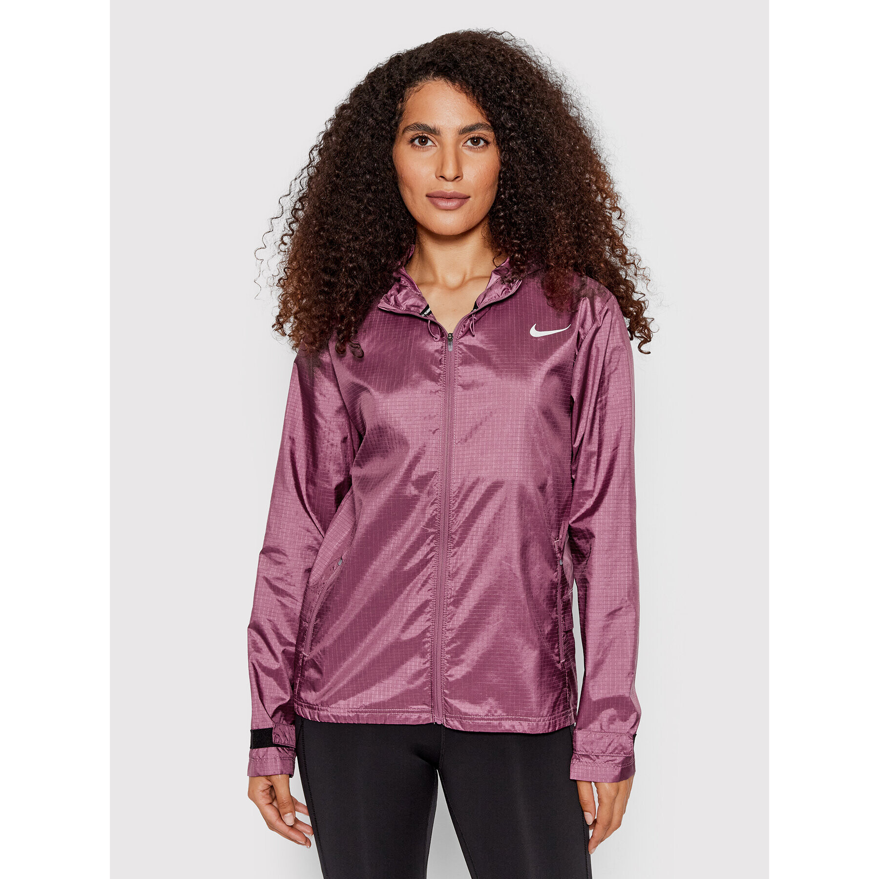 Nike Яке за джогинг Essential CU3217 Виолетов Standard Fit - Pepit.bg