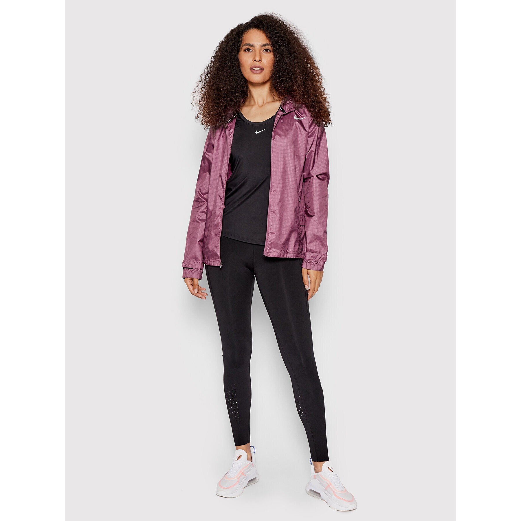 Nike Яке за джогинг Essential CU3217 Виолетов Standard Fit - Pepit.bg
