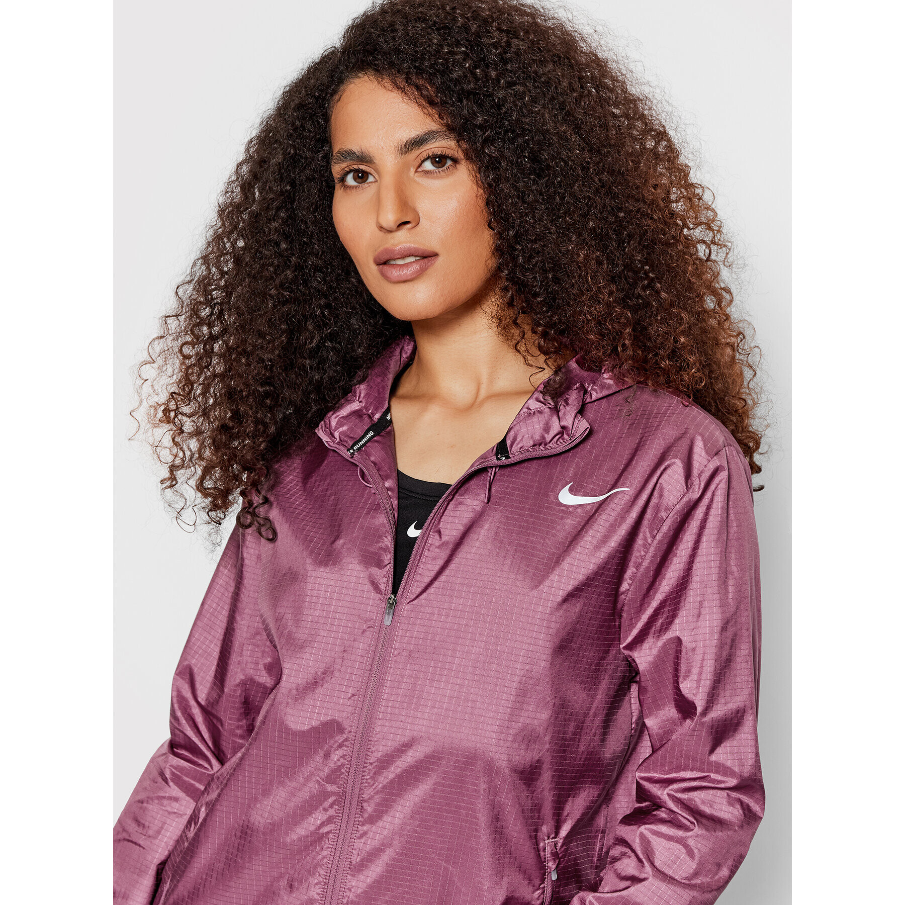Nike Яке за джогинг Essential CU3217 Виолетов Standard Fit - Pepit.bg