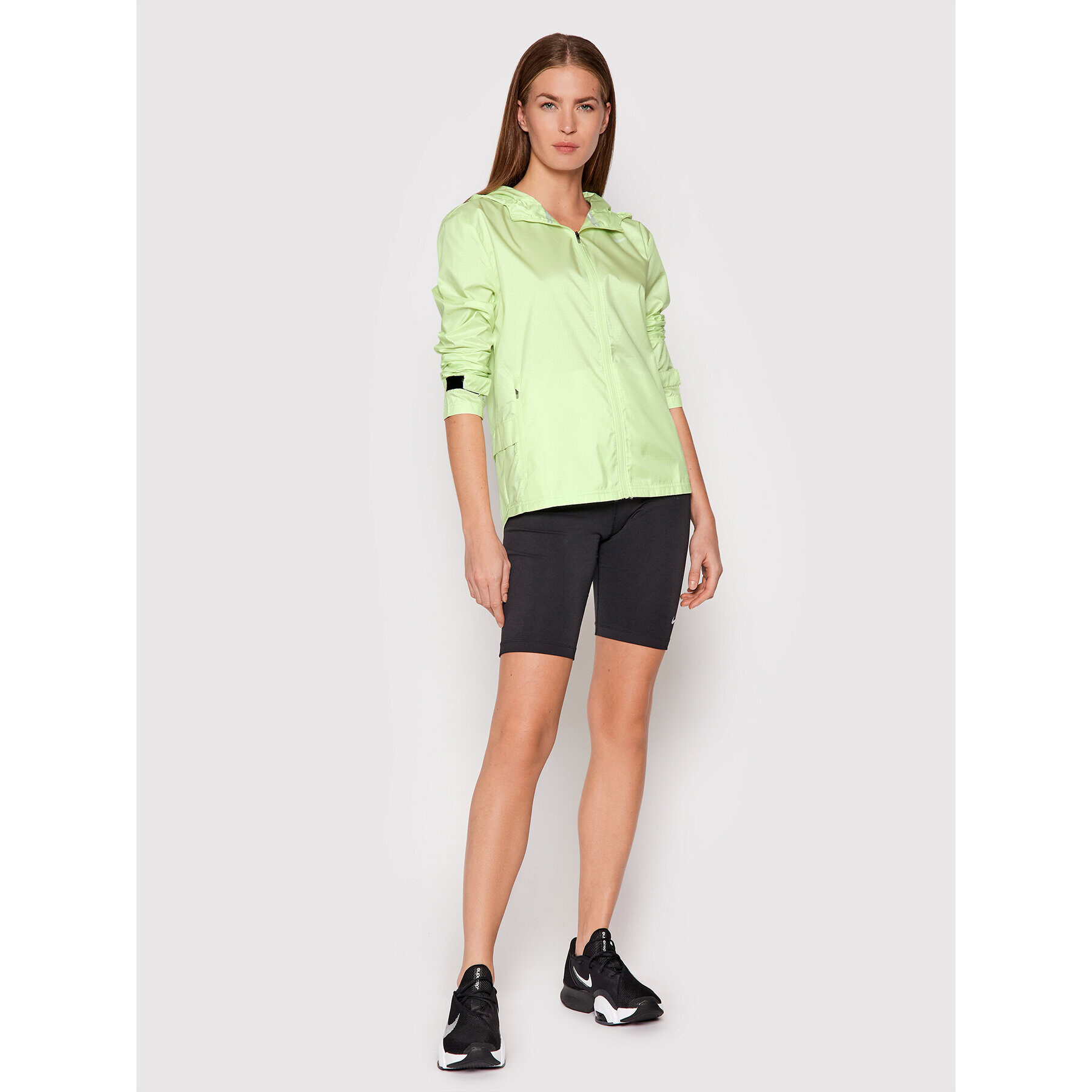 Nike Яке за джогинг Essential CU3217 Зелен Standard Fit - Pepit.bg