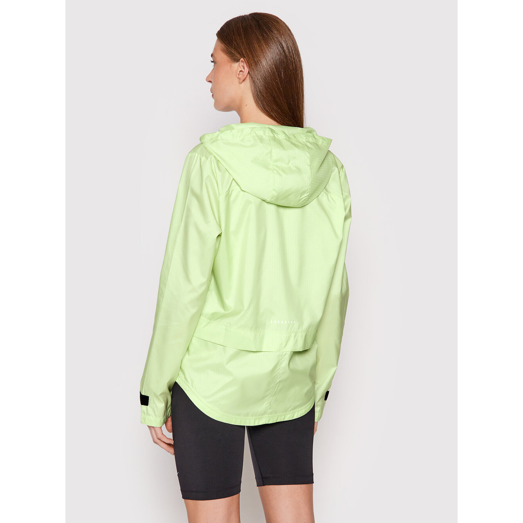 Nike Яке за джогинг Essential CU3217 Зелен Standard Fit - Pepit.bg
