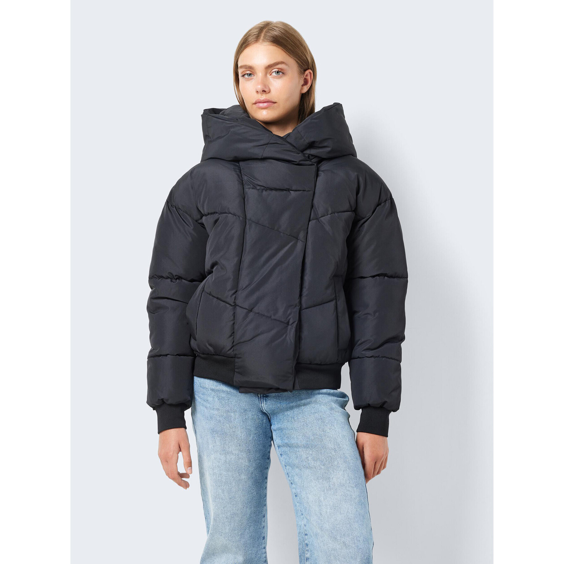 Noisy May Пухено яке 27026539 Черен Regular Fit - Pepit.bg