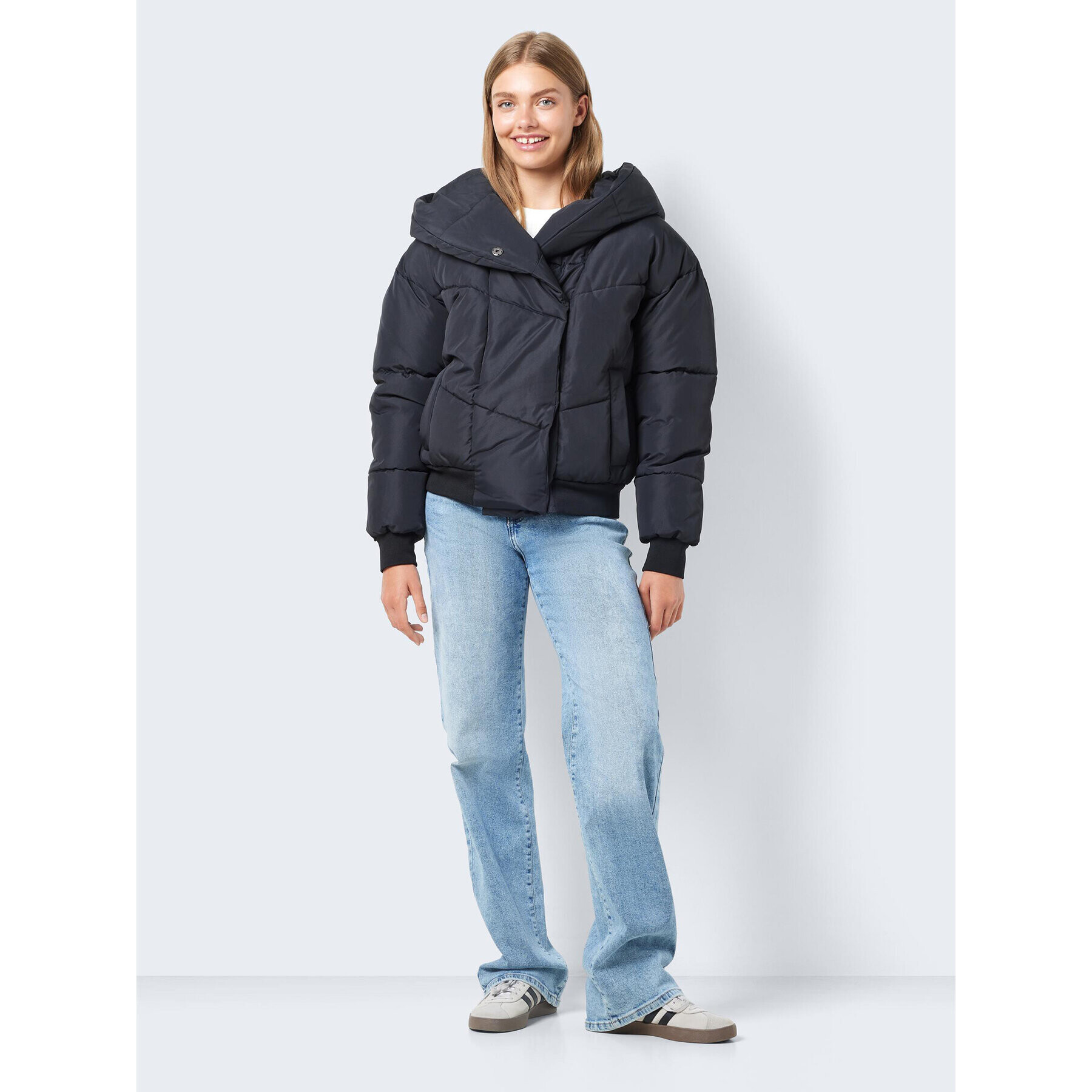 Noisy May Пухено яке 27026539 Черен Regular Fit - Pepit.bg