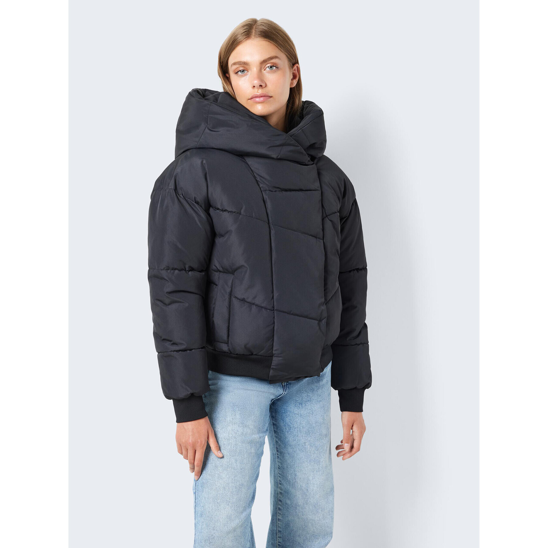 Noisy May Пухено яке 27026539 Черен Regular Fit - Pepit.bg
