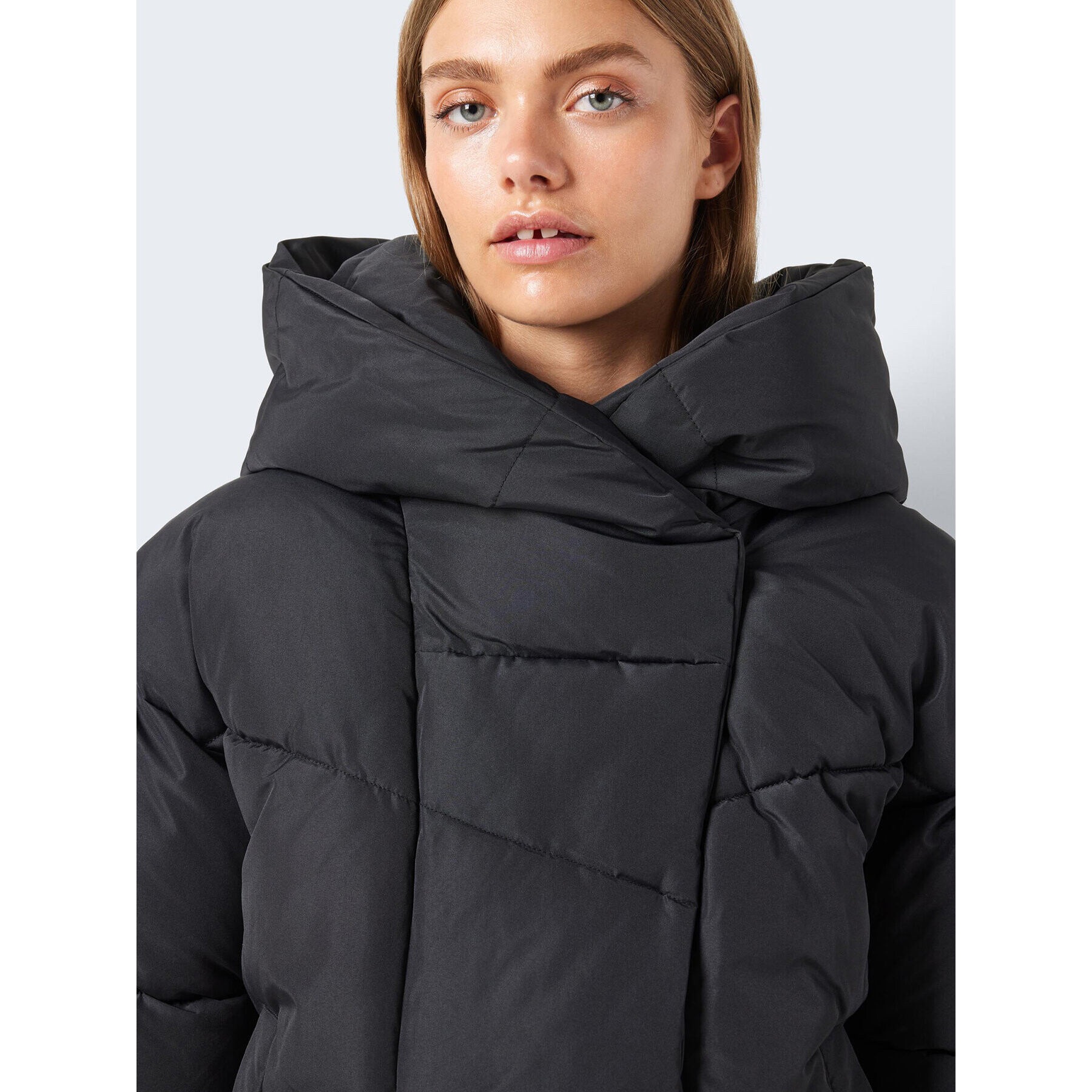 Noisy May Пухено яке 27026539 Черен Regular Fit - Pepit.bg