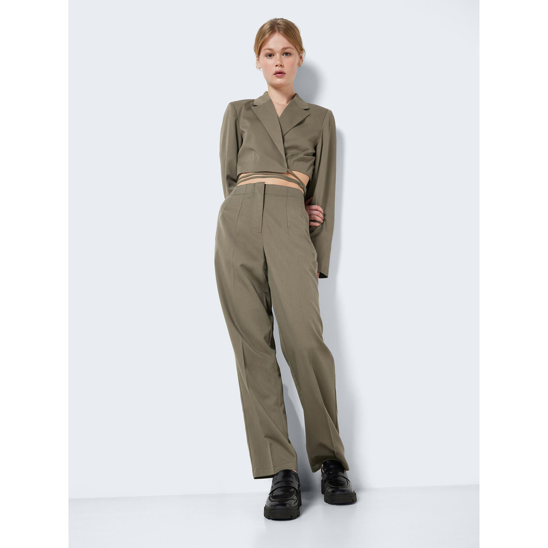 Noisy May Текстилни панталони Thea 27024904 Зелен Relaxed Fit - Pepit.bg