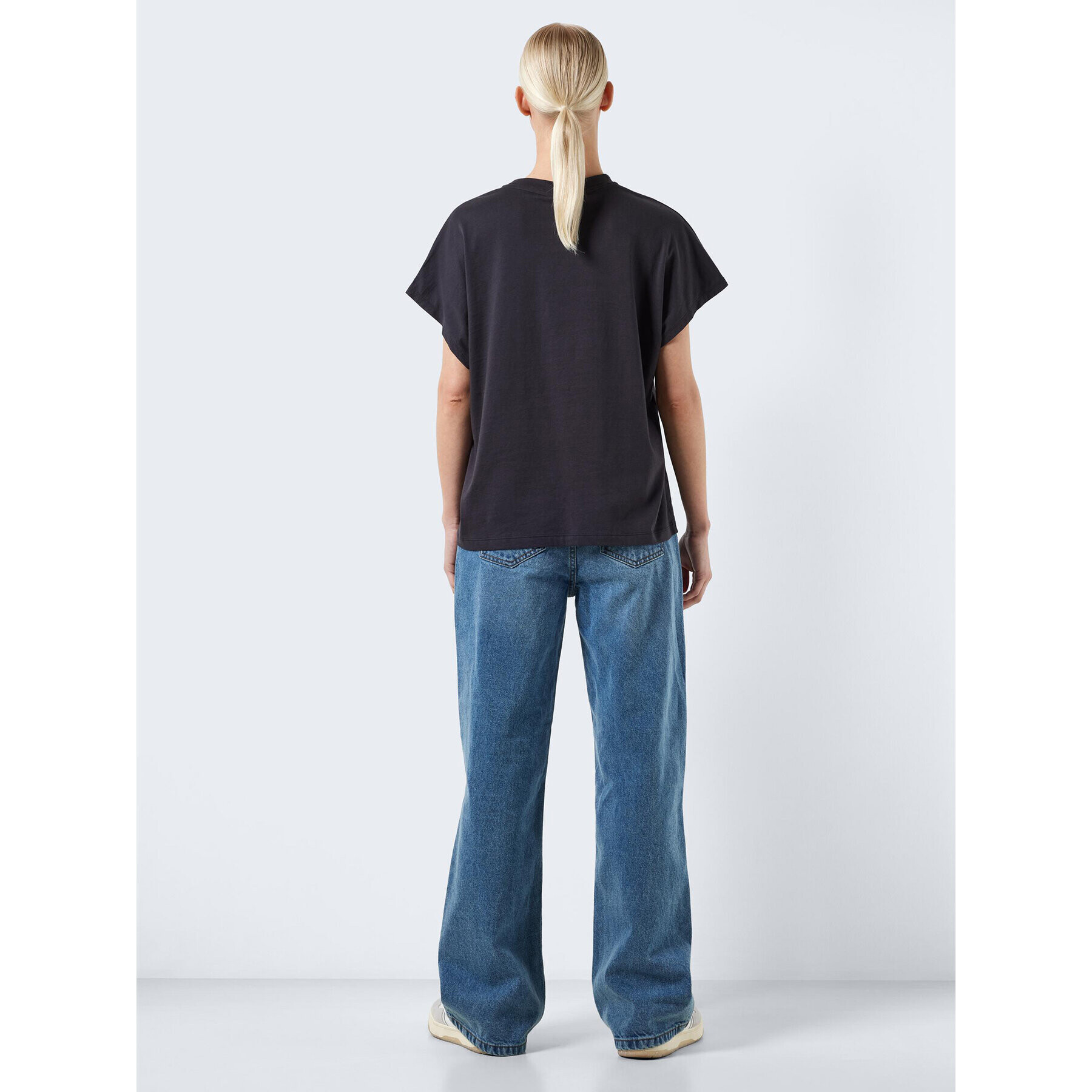 Noisy May Тишърт Hailey 27028380 Сив Relaxed Fit - Pepit.bg