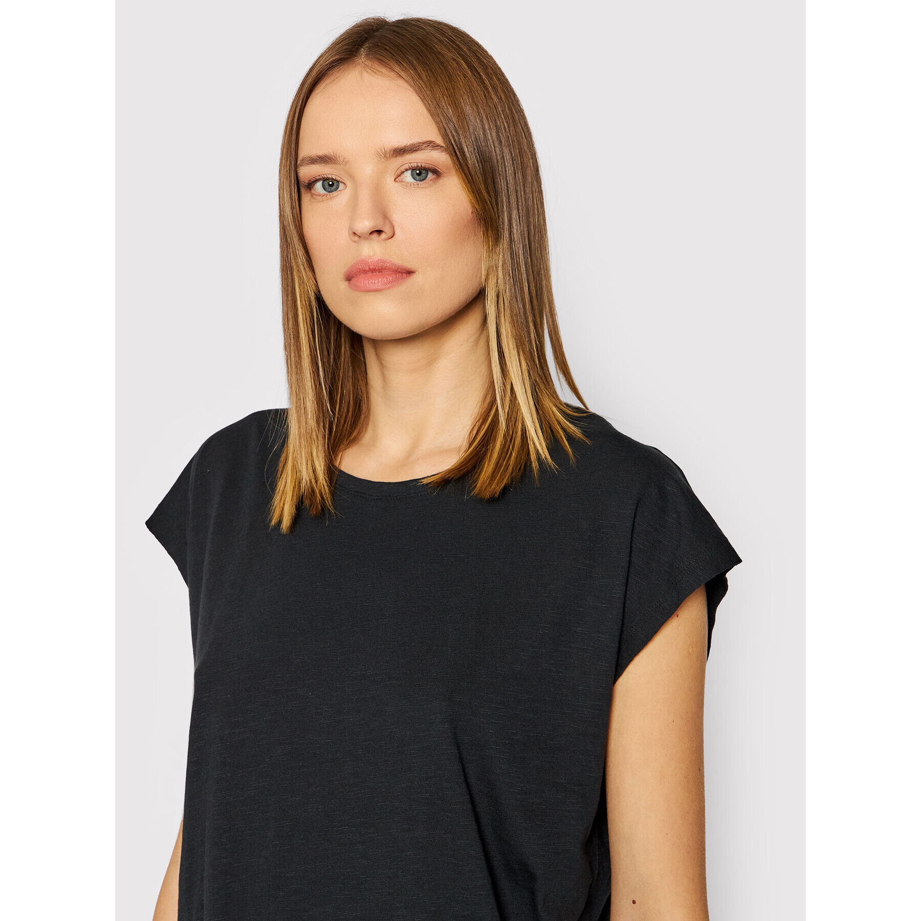 Noisy May Тишърт Mathilde 27002573 Черен Oversize - Pepit.bg