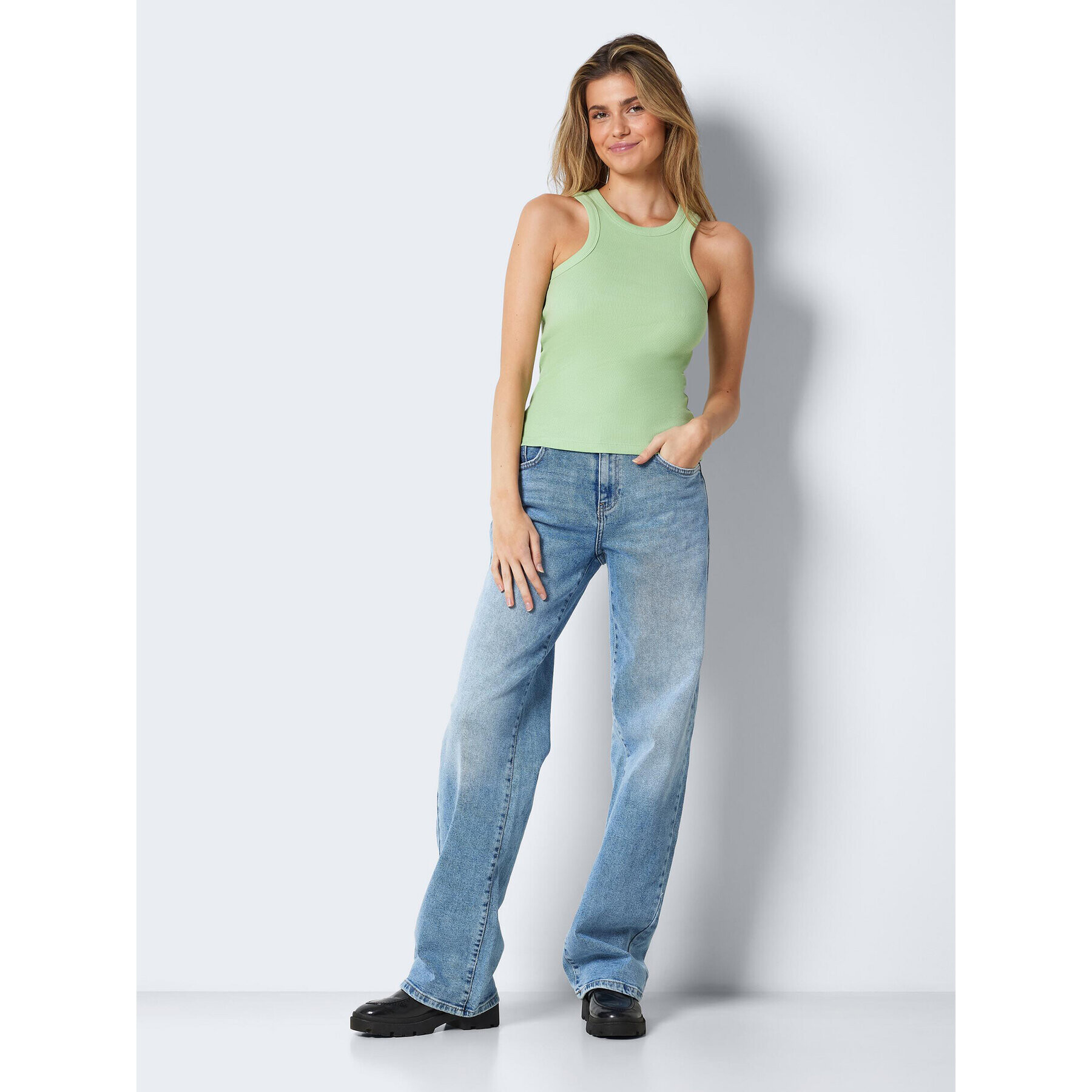 Noisy May топ Maya 27020871 Зелен Slim Fit - Pepit.bg