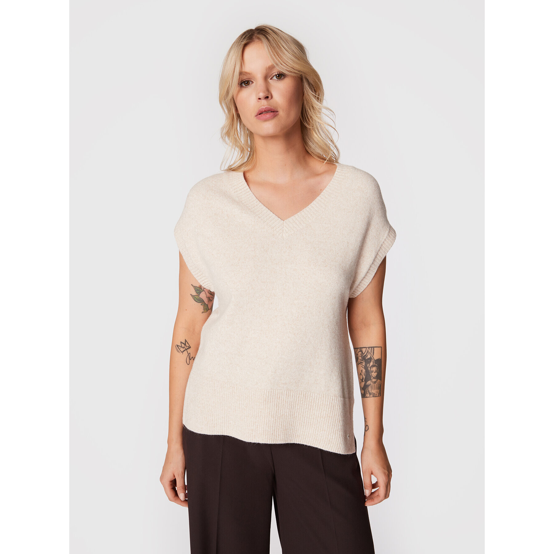 Olsen Пуловер Chloe 11003827 Бежов Relaxed Fit - Pepit.bg