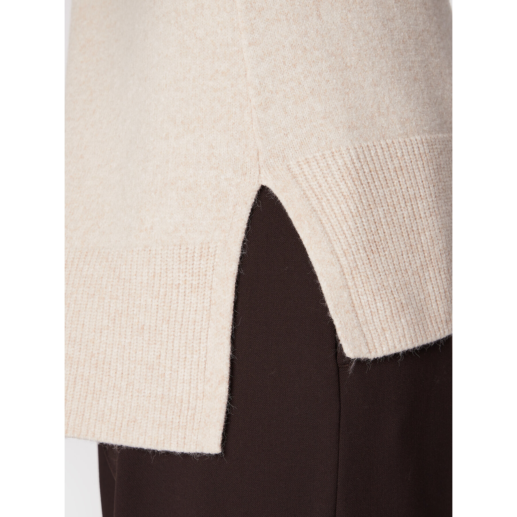 Olsen Пуловер Chloe 11003827 Бежов Relaxed Fit - Pepit.bg
