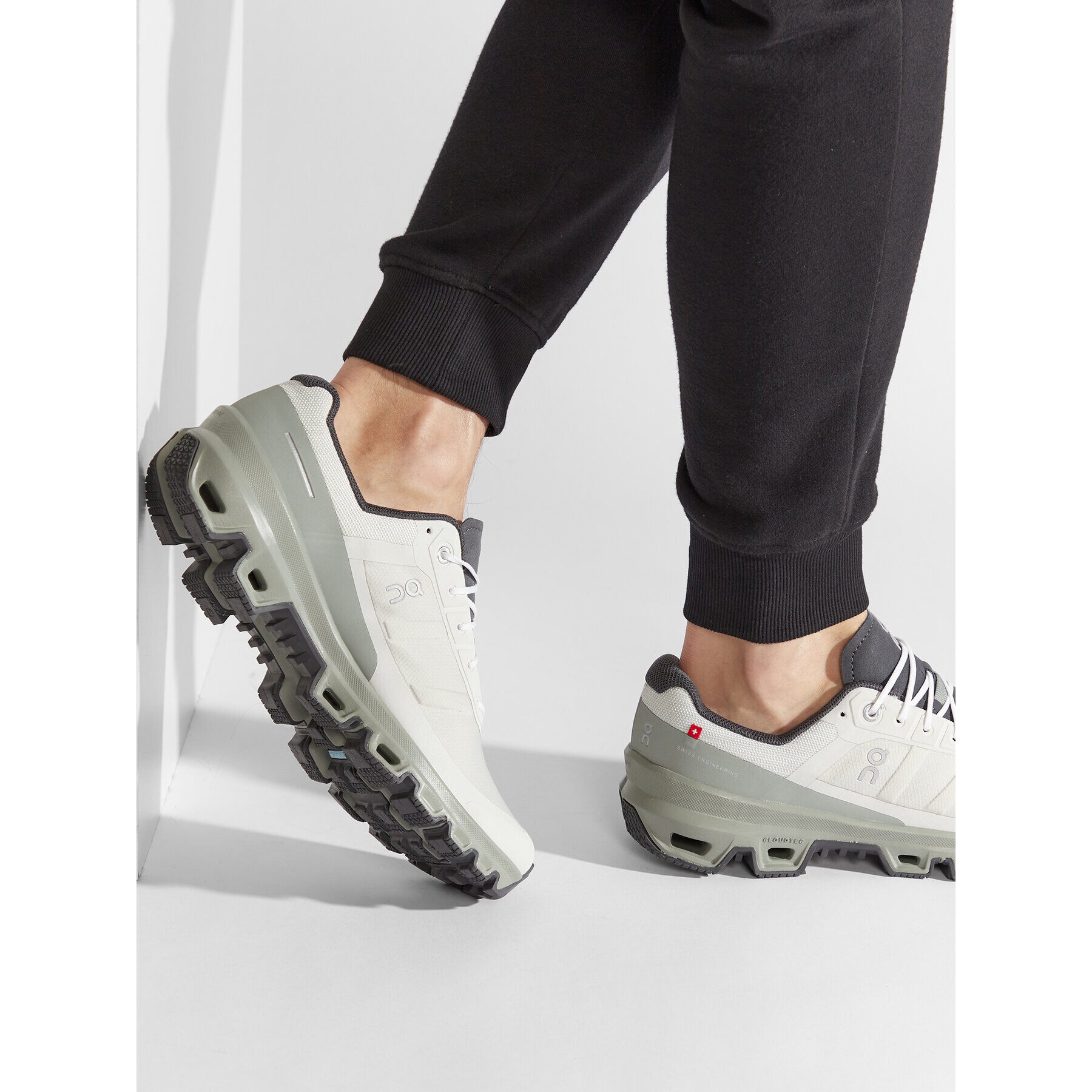 On Обувки Cloudventure Peak 3298569 Сив - Pepit.bg