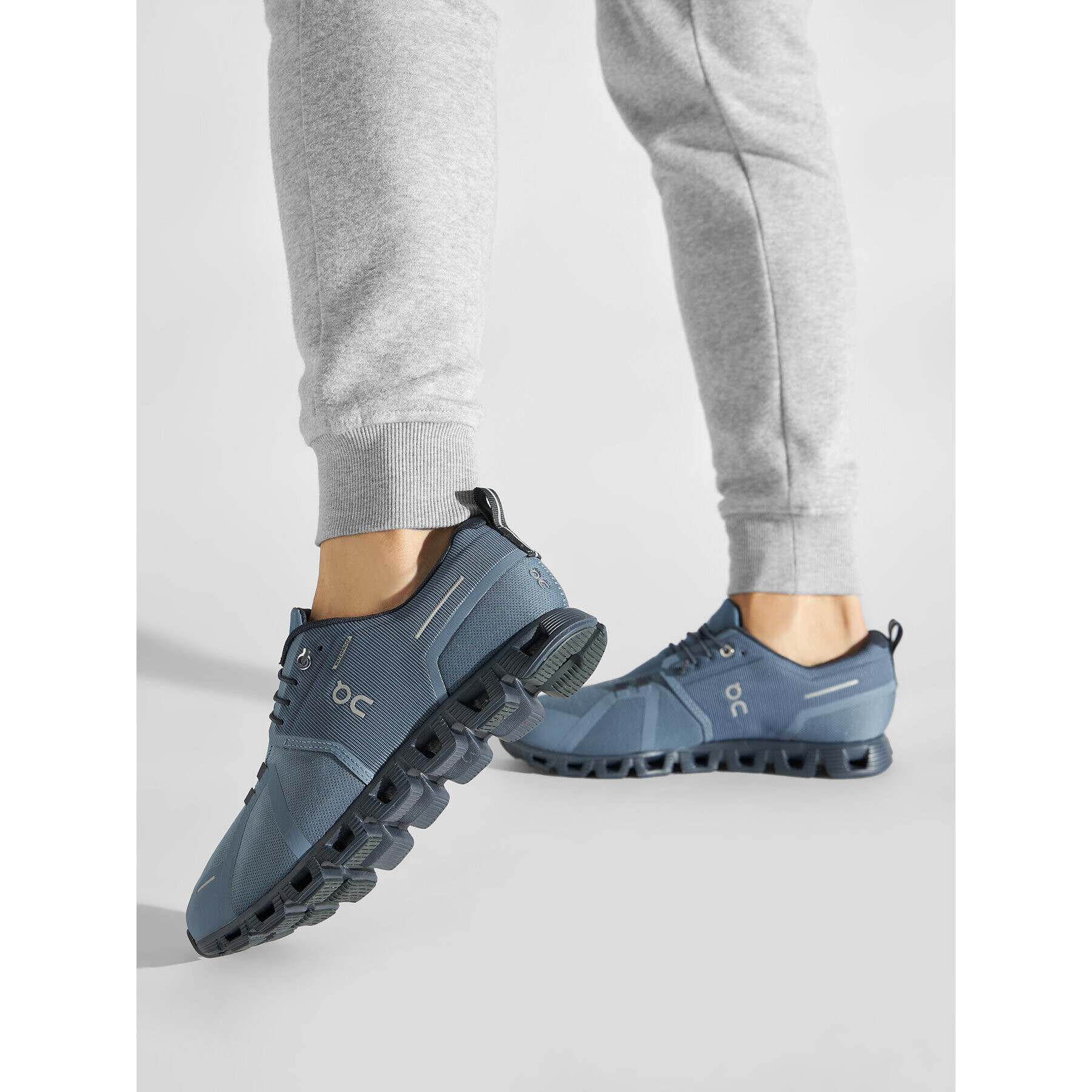 On Сникърси Cloud 5 Waterproof 59.98531 Тъмносин - Pepit.bg