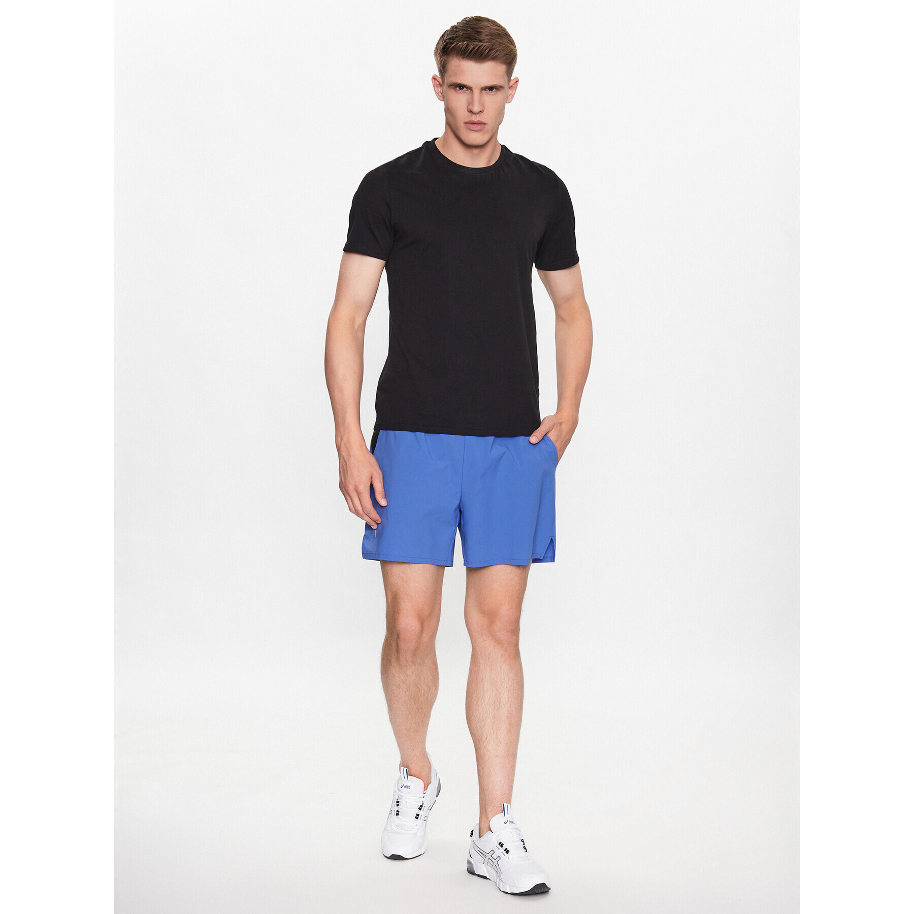 On Спортни шорти Essential Shorts M 1MD10120959 Син Regular Fit - Pepit.bg
