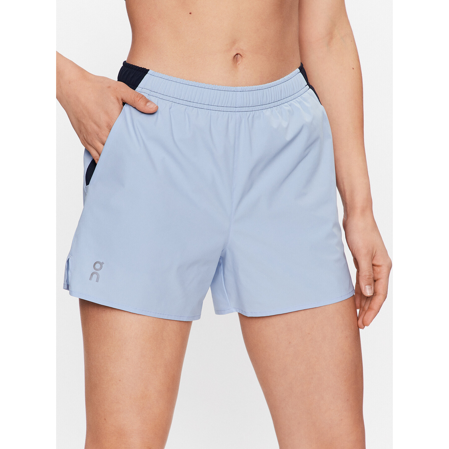 On Спортни шорти Essential Shorts W 1WD10180897 Син Regular Fit - Pepit.bg