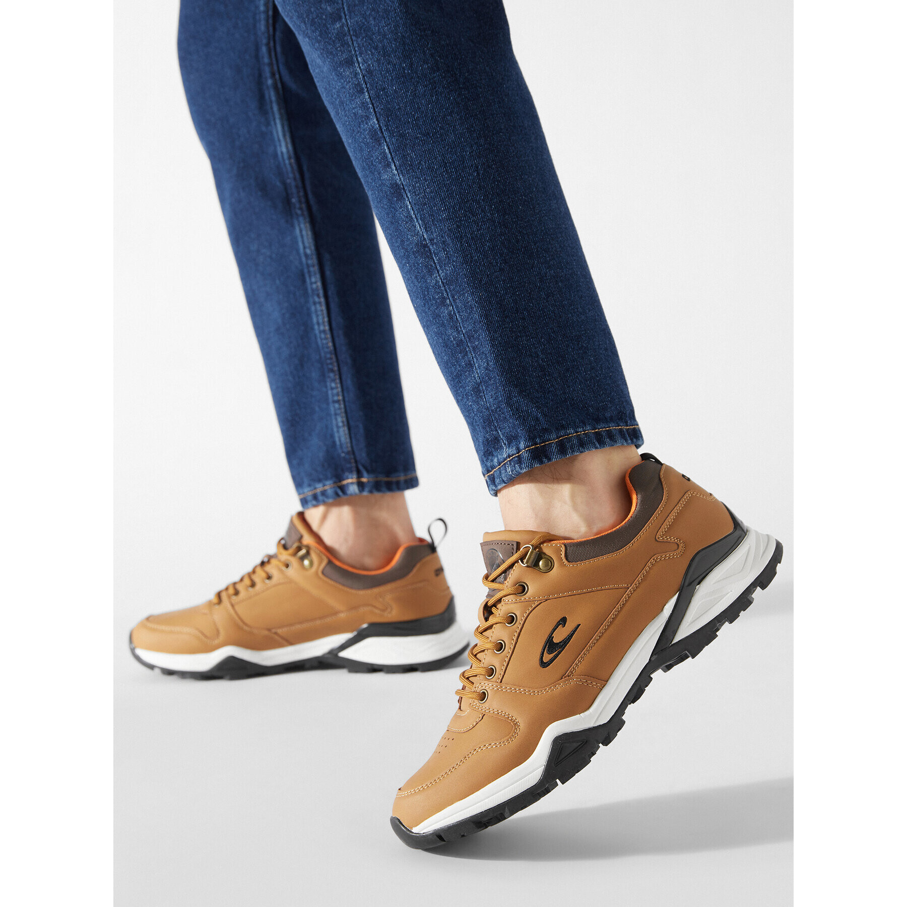 O'Neill Сникърси Reversed Peak Men Low 90223027.35A Кафяв - Pepit.bg