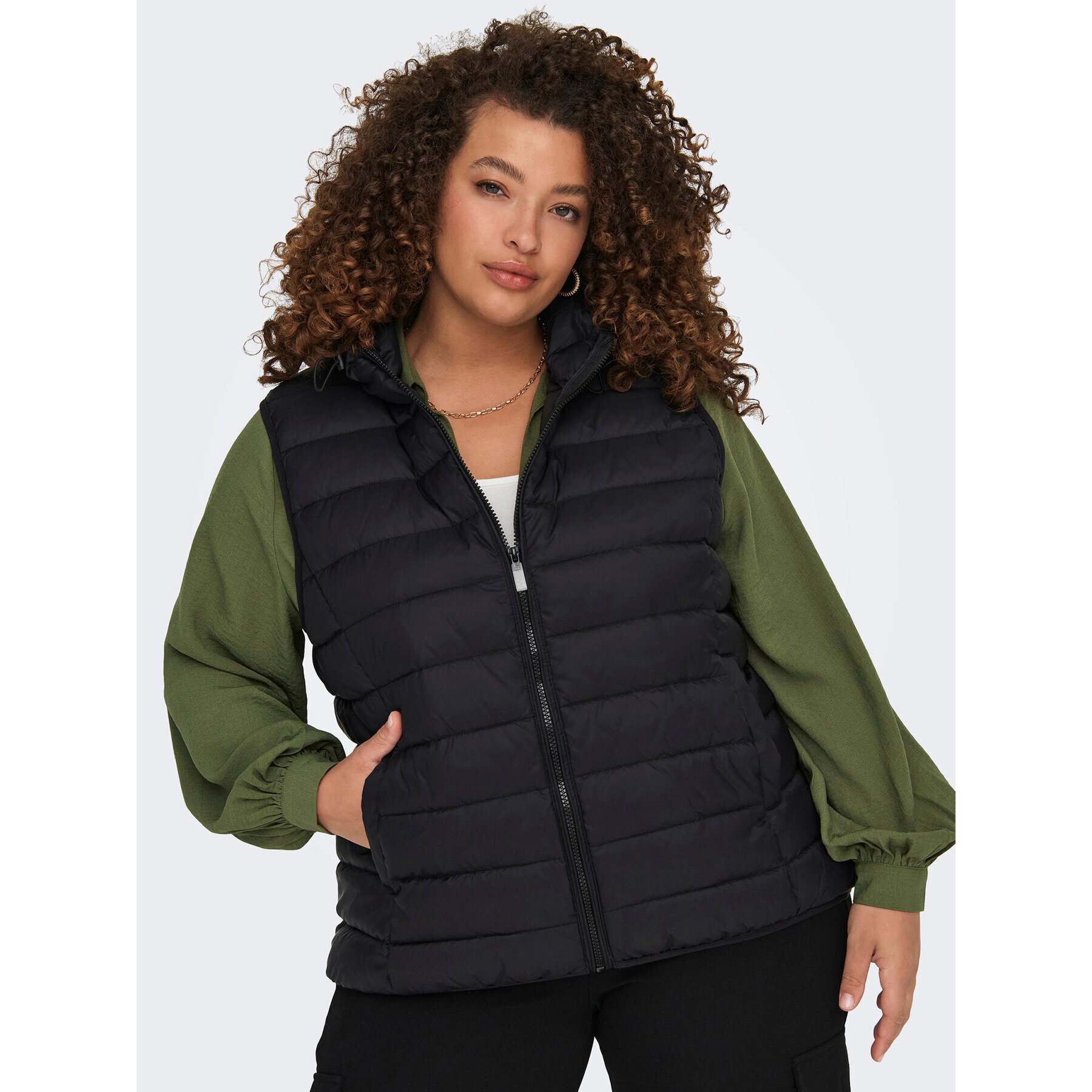 ONLY Carmakoma Елек 15305695 Черен Regular Fit - Pepit.bg