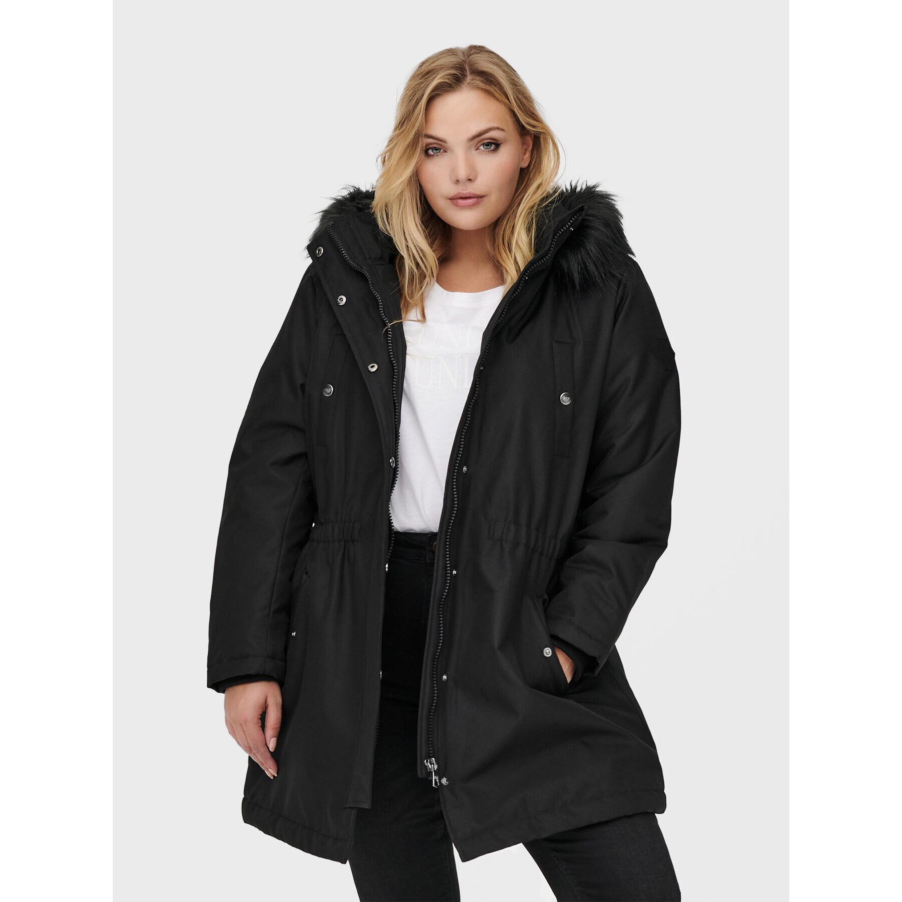 ONLY Carmakoma Парка Irena 15185999 Черен Regular Fit - Pepit.bg