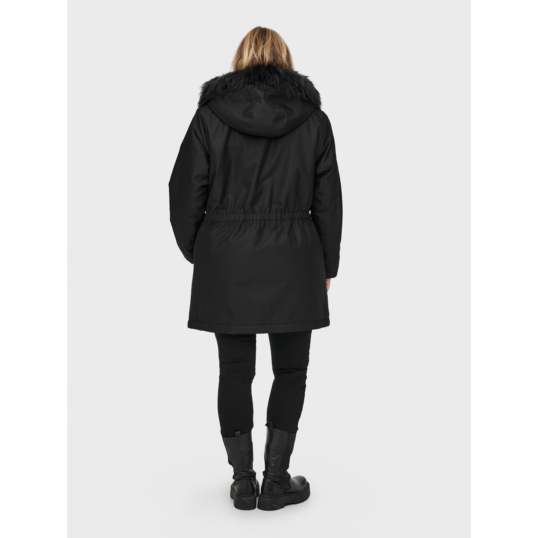 ONLY Carmakoma Парка Irena 15185999 Черен Regular Fit - Pepit.bg