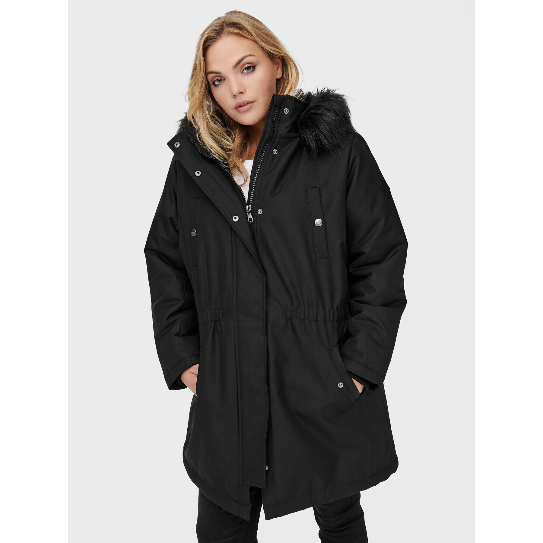 ONLY Carmakoma Парка Irena 15185999 Черен Regular Fit - Pepit.bg