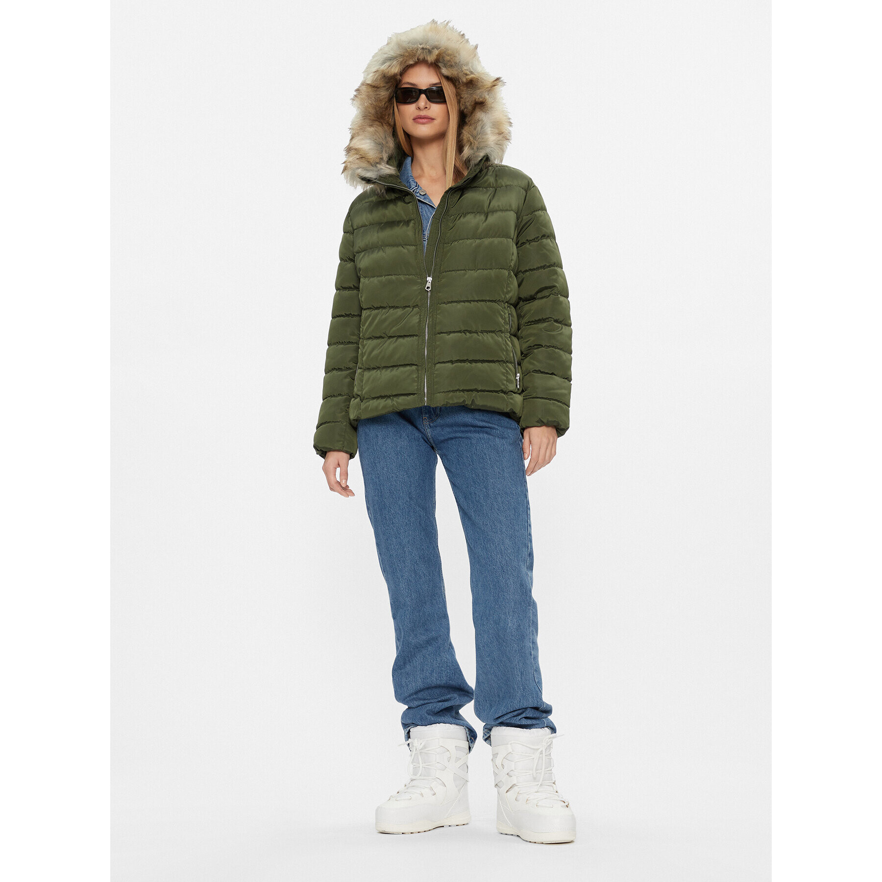ONLY Carmakoma Пухено яке 15305702 Зелен Regular Fit - Pepit.bg