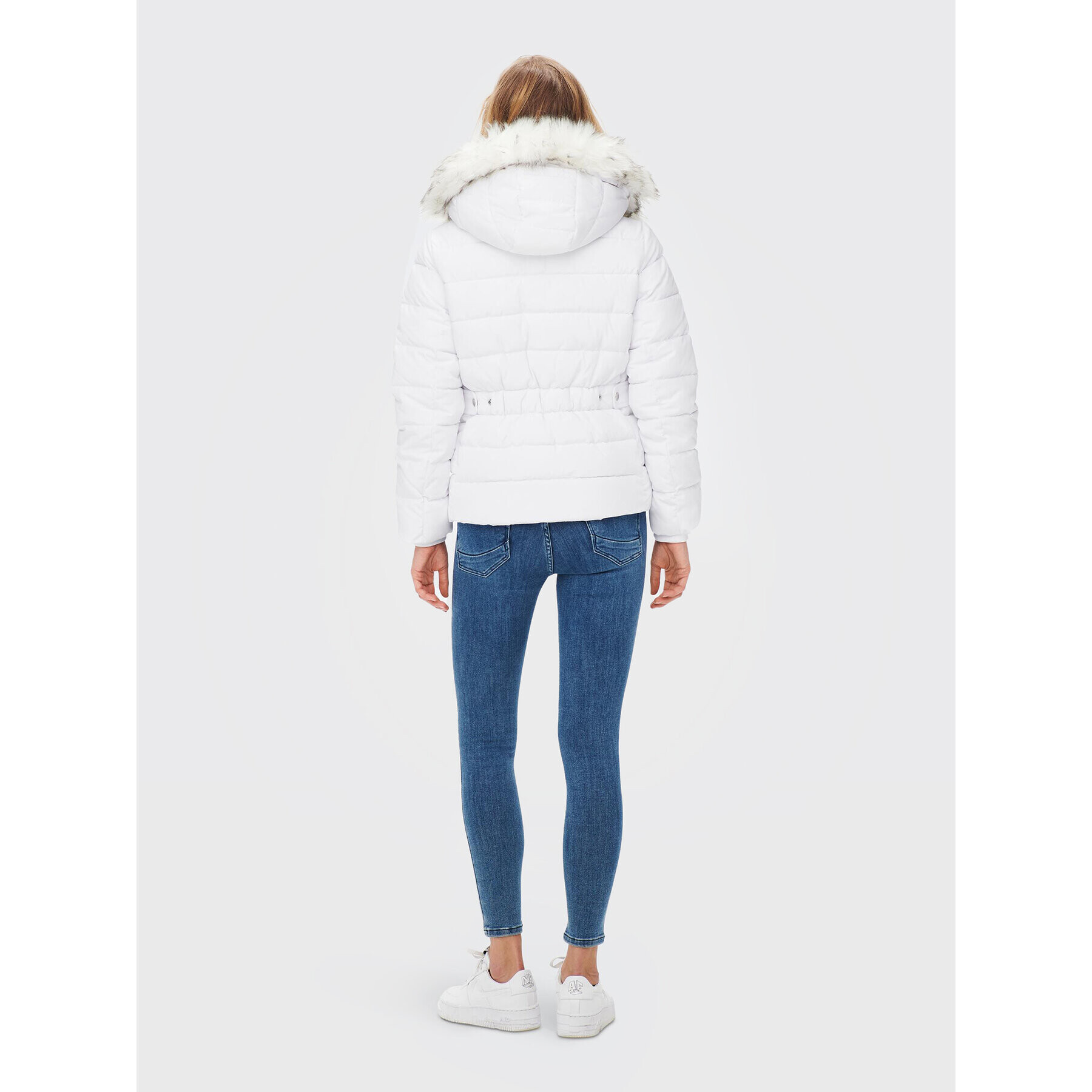 ONLY Пухено яке Camilla 15204607 Бял Regular Fit - Pepit.bg