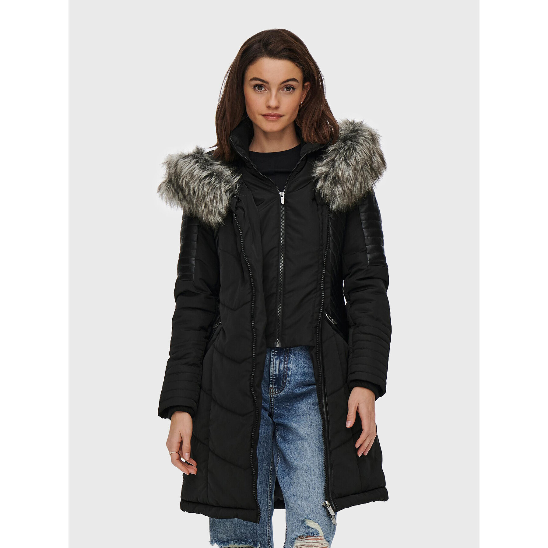 ONLY Пухено яке Linette 15160168 Черен Regular Fit - Pepit.bg
