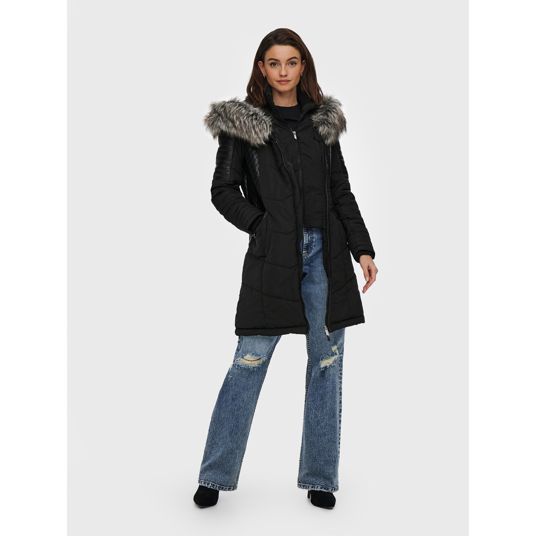 ONLY Пухено яке Linette 15160168 Черен Regular Fit - Pepit.bg