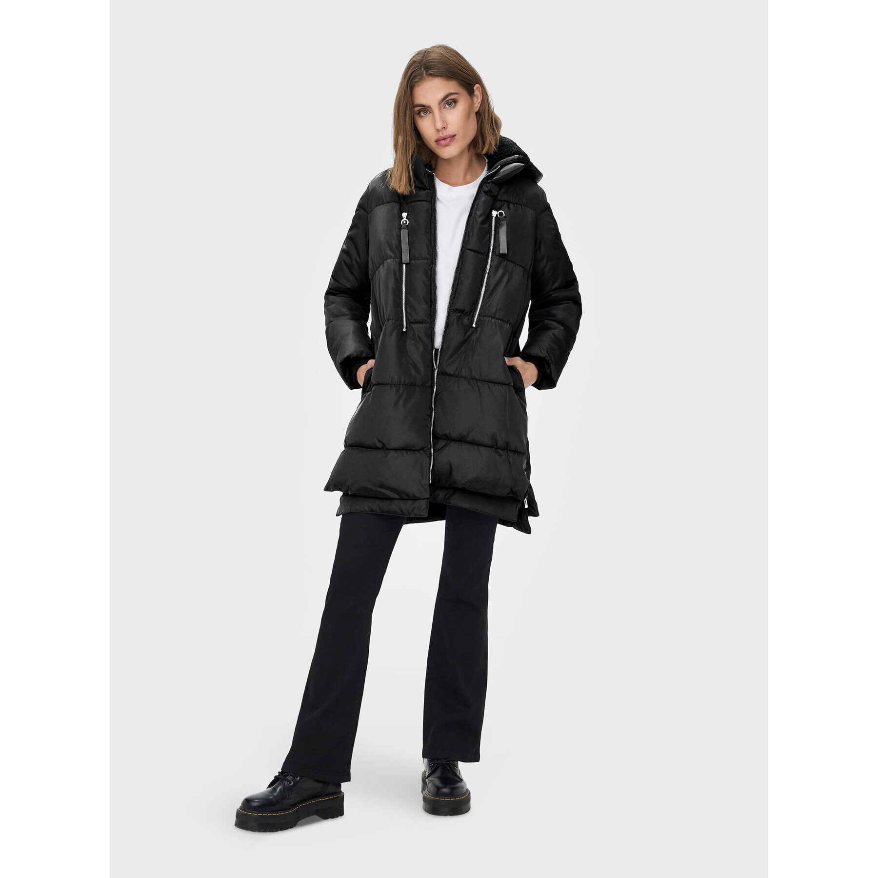ONLY Пухено яке Nora 15230125 Черен Regular Fit - Pepit.bg