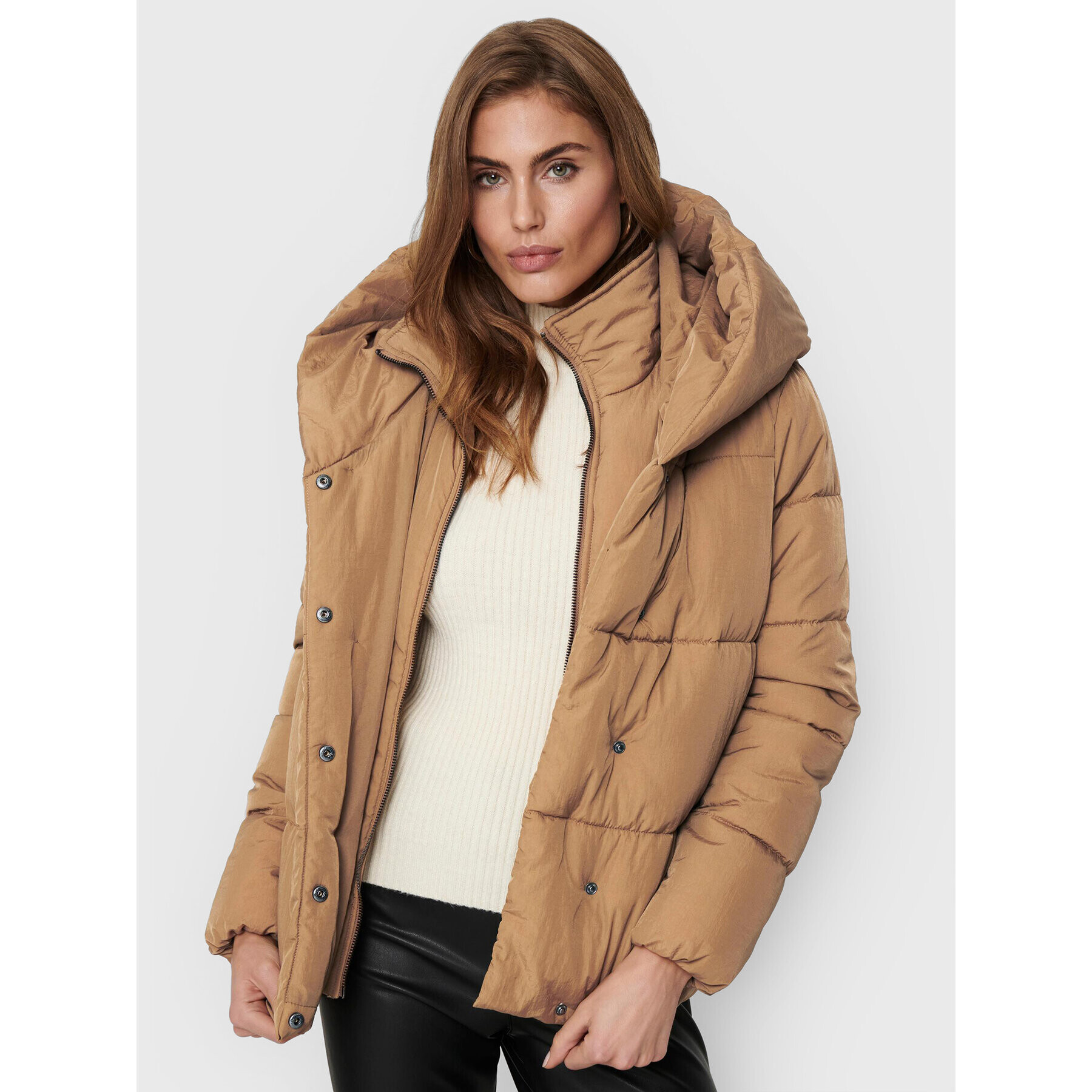 ONLY Пухено яке Sydney 15231475 Кафяв Regular Fit - Pepit.bg