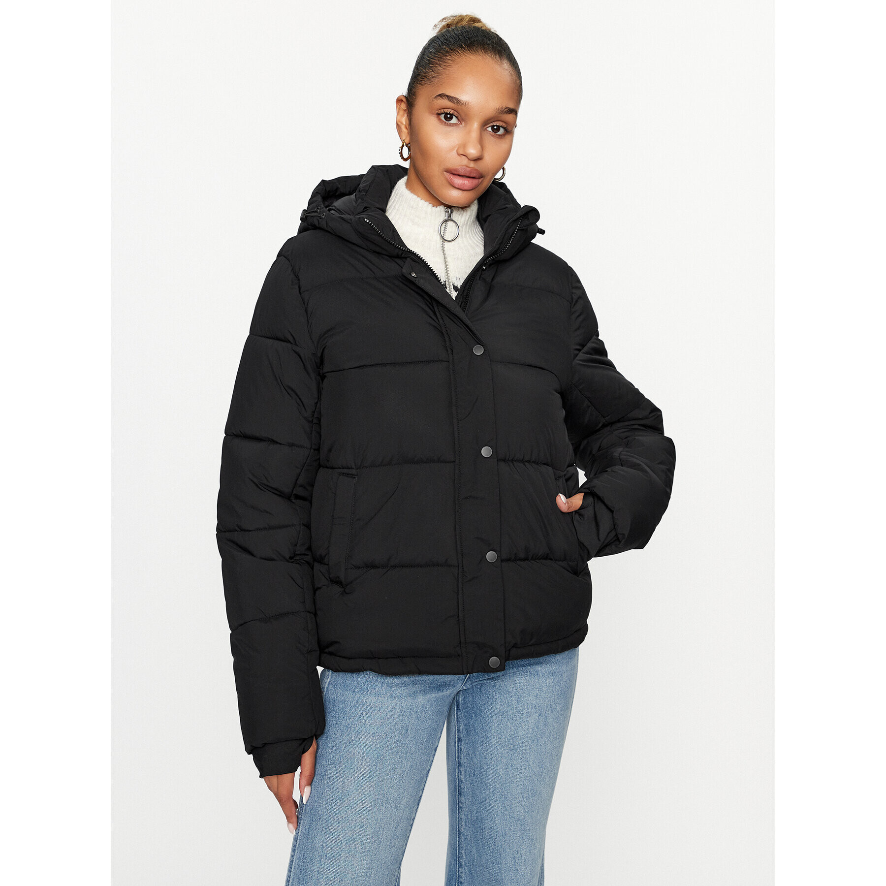ONLY Пухено яке 15287909 Черен Regular Fit - Pepit.bg
