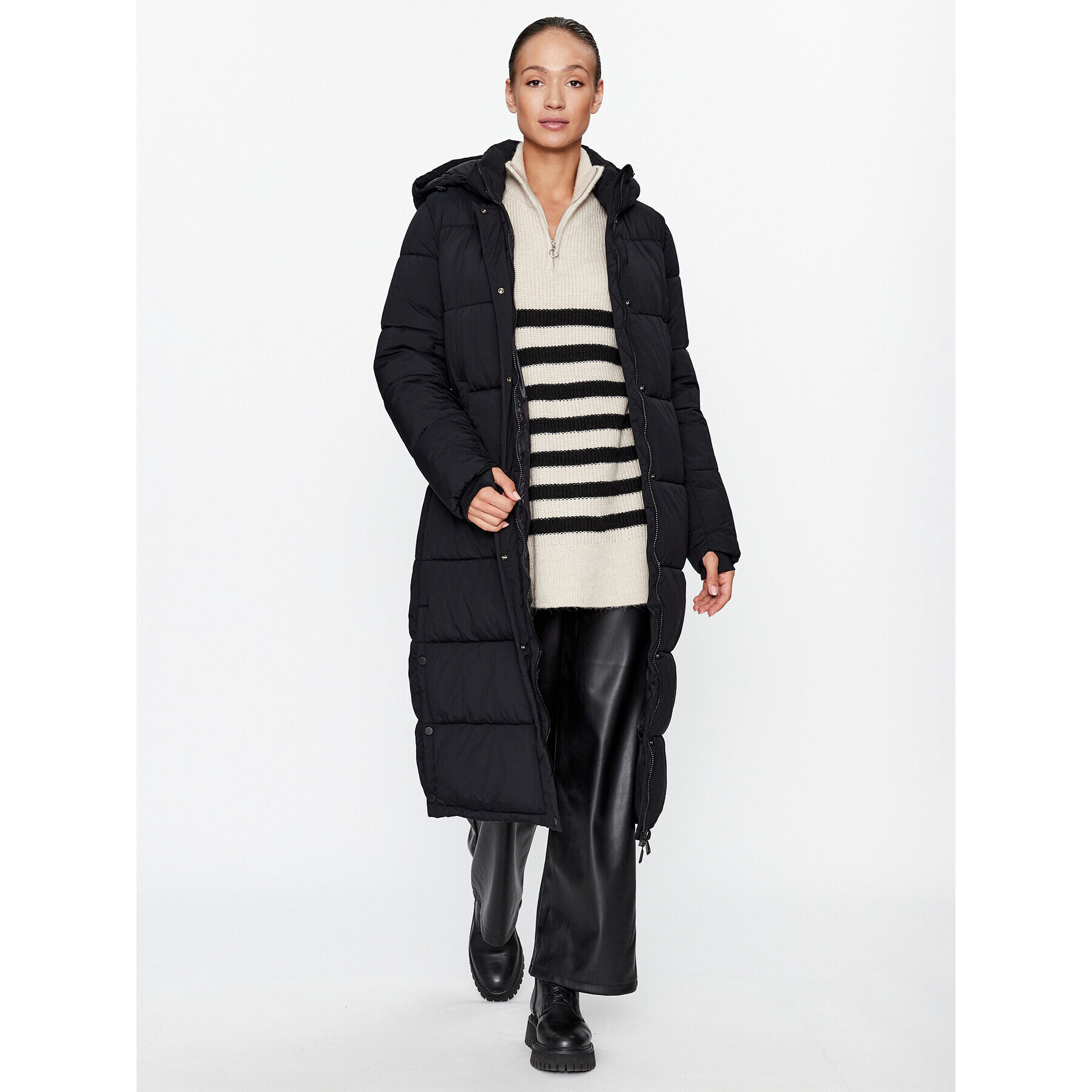 ONLY Пухено яке 15287913 Черен Regular Fit - Pepit.bg