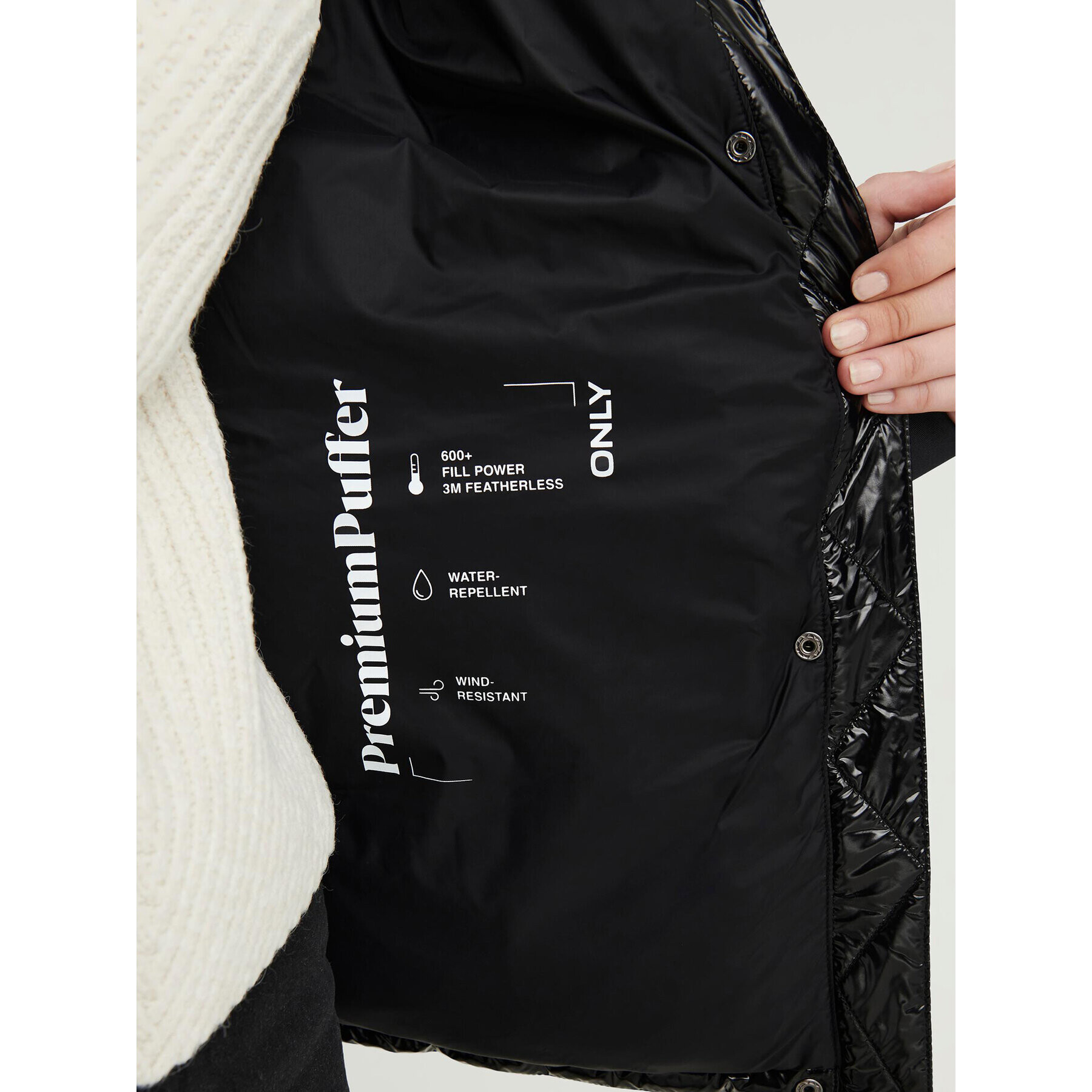 ONLY Пухено яке 15287919 Черен Regular Fit - Pepit.bg