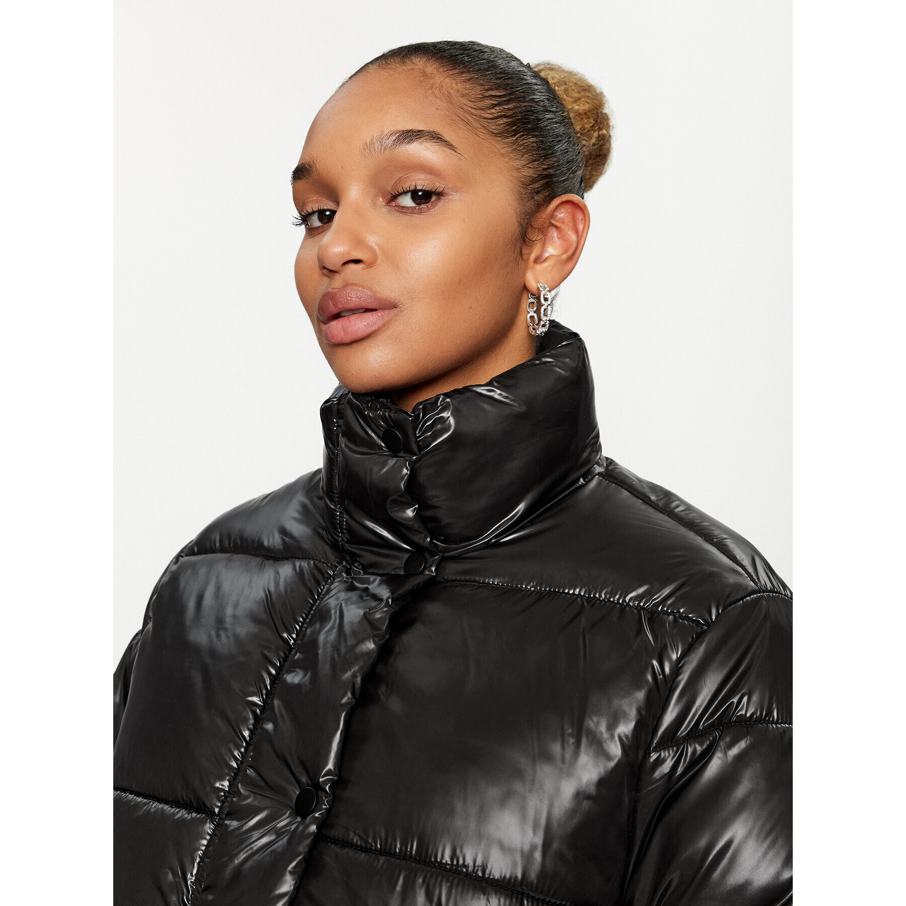 ONLY Пухено яке 15292628 Черен Regular Fit - Pepit.bg