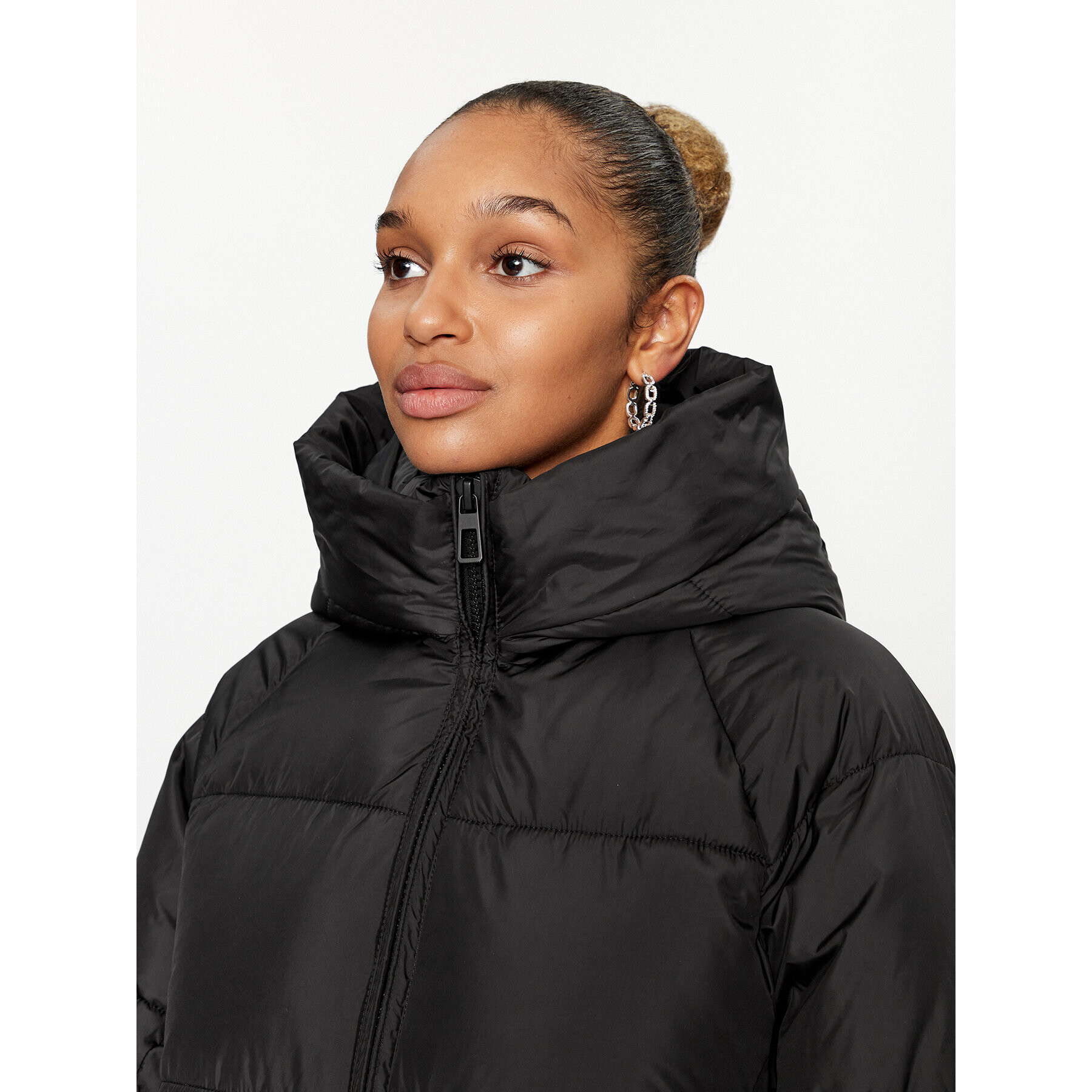 ONLY Пухено яке 15293818 Черен Regular Fit - Pepit.bg