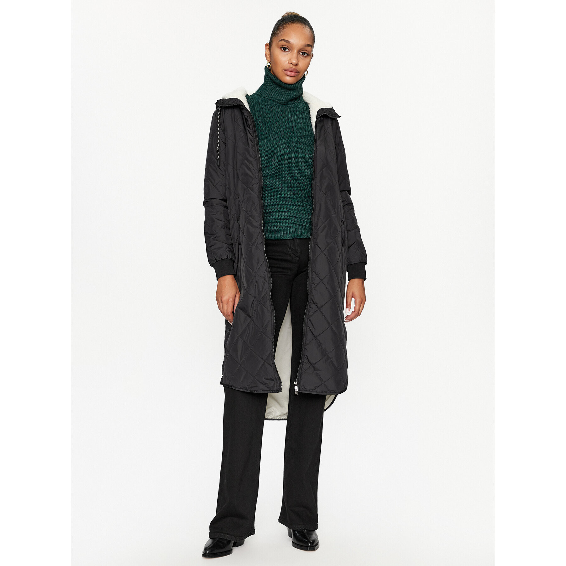 ONLY Пухено яке 15295389 Черен Regular Fit - Pepit.bg