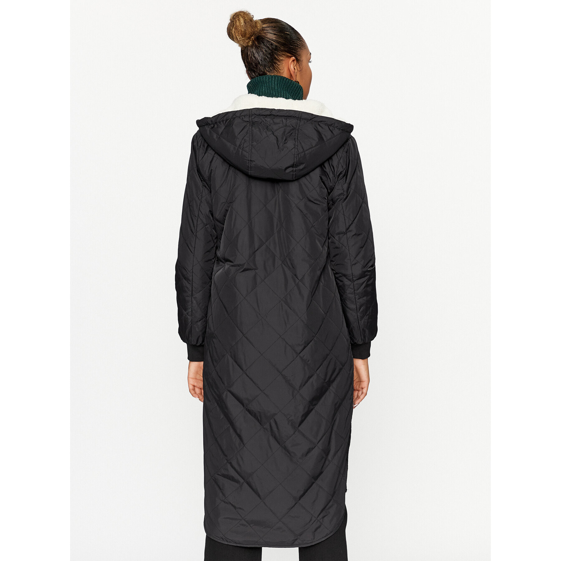 ONLY Пухено яке 15295389 Черен Regular Fit - Pepit.bg