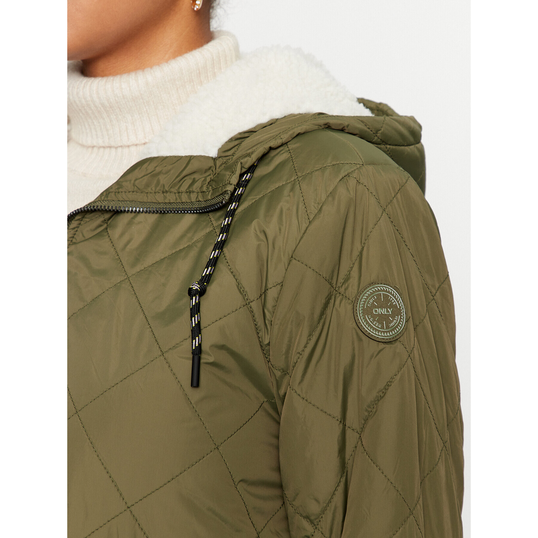 ONLY Пухено яке 15295389 Зелен Regular Fit - Pepit.bg