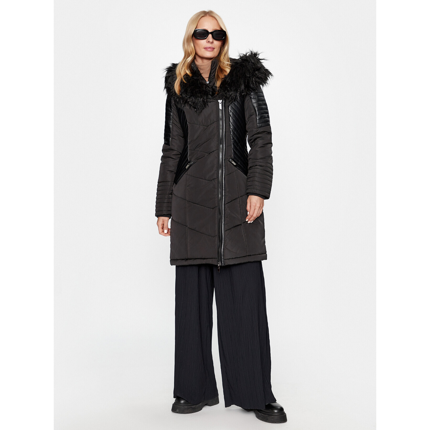 ONLY Пухено яке 15295396 Черен Regular Fit - Pepit.bg