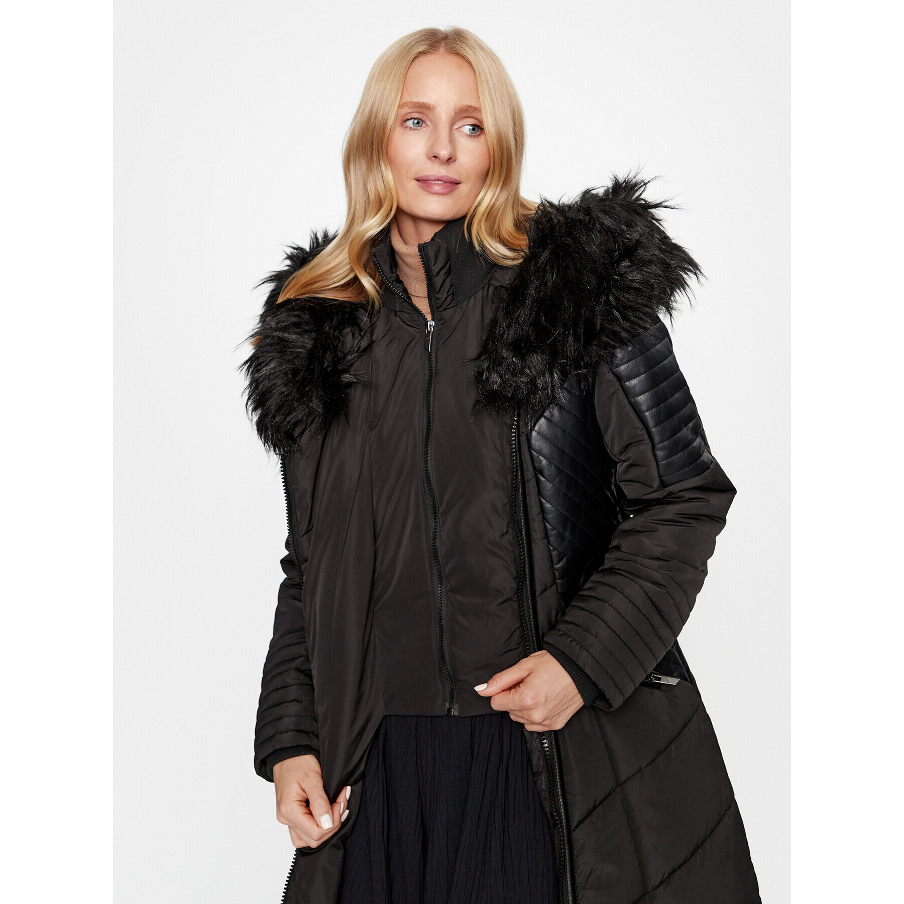 ONLY Пухено яке 15295396 Черен Regular Fit - Pepit.bg