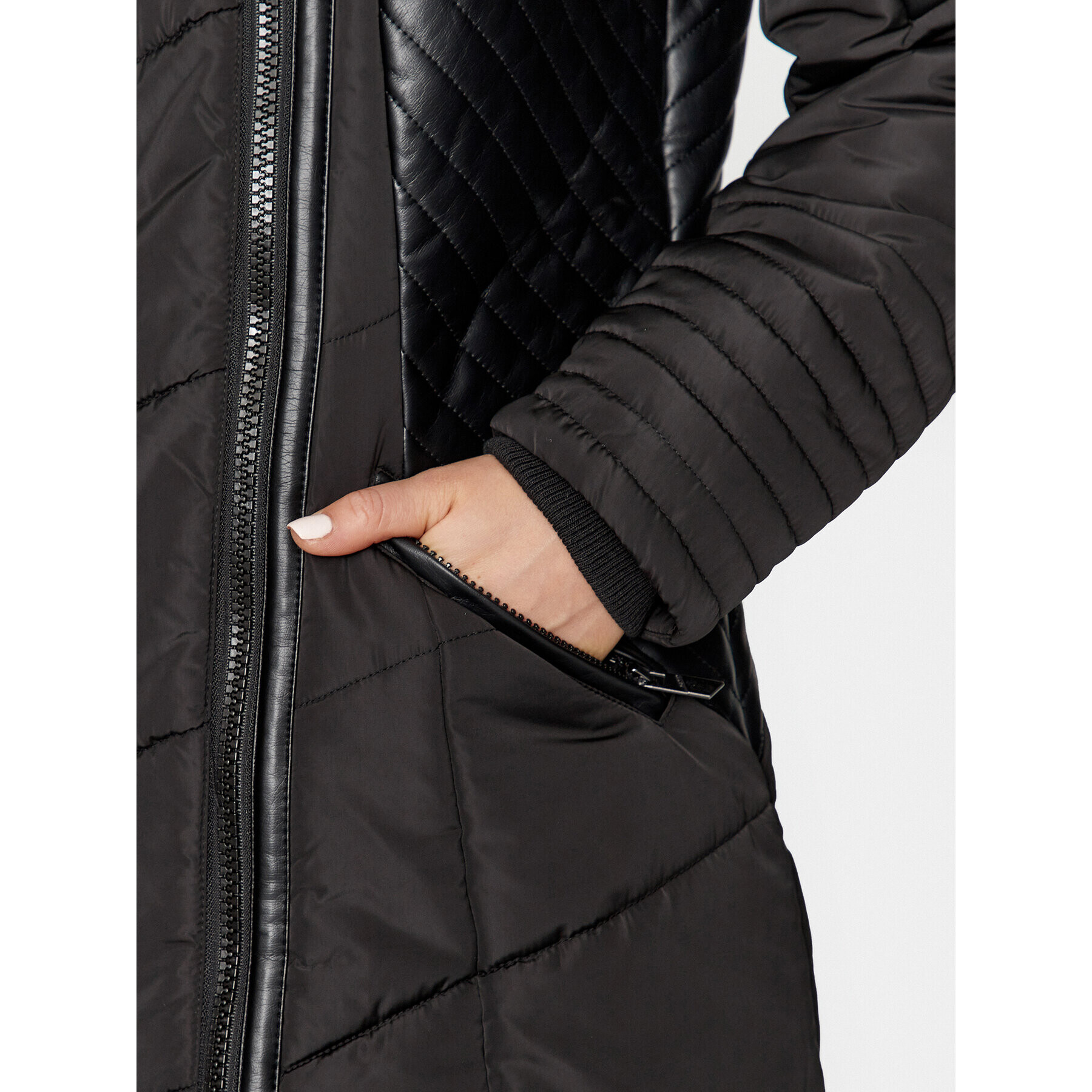 ONLY Пухено яке 15295396 Черен Regular Fit - Pepit.bg