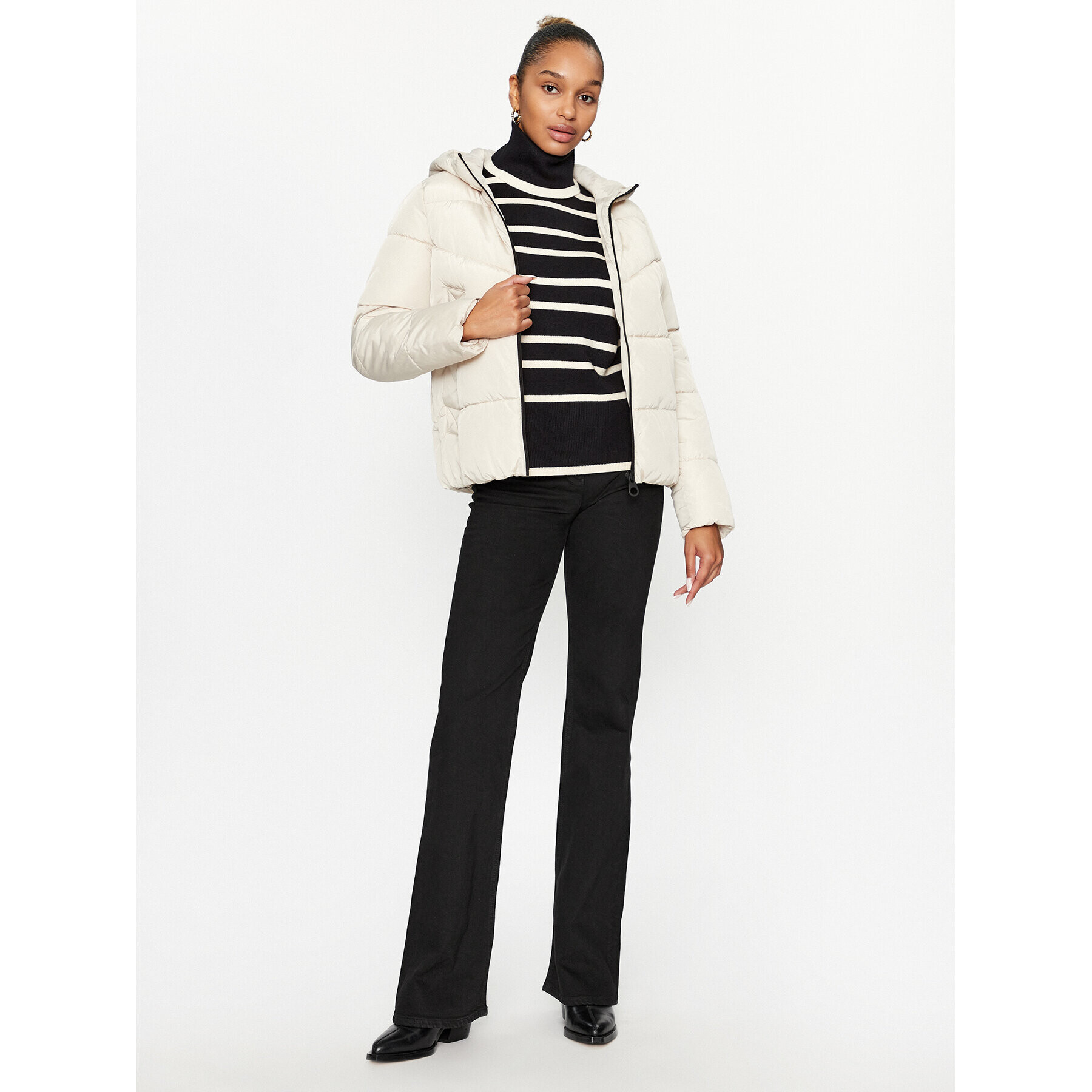 ONLY Пухено яке 15300257 Екрю Regular Fit - Pepit.bg