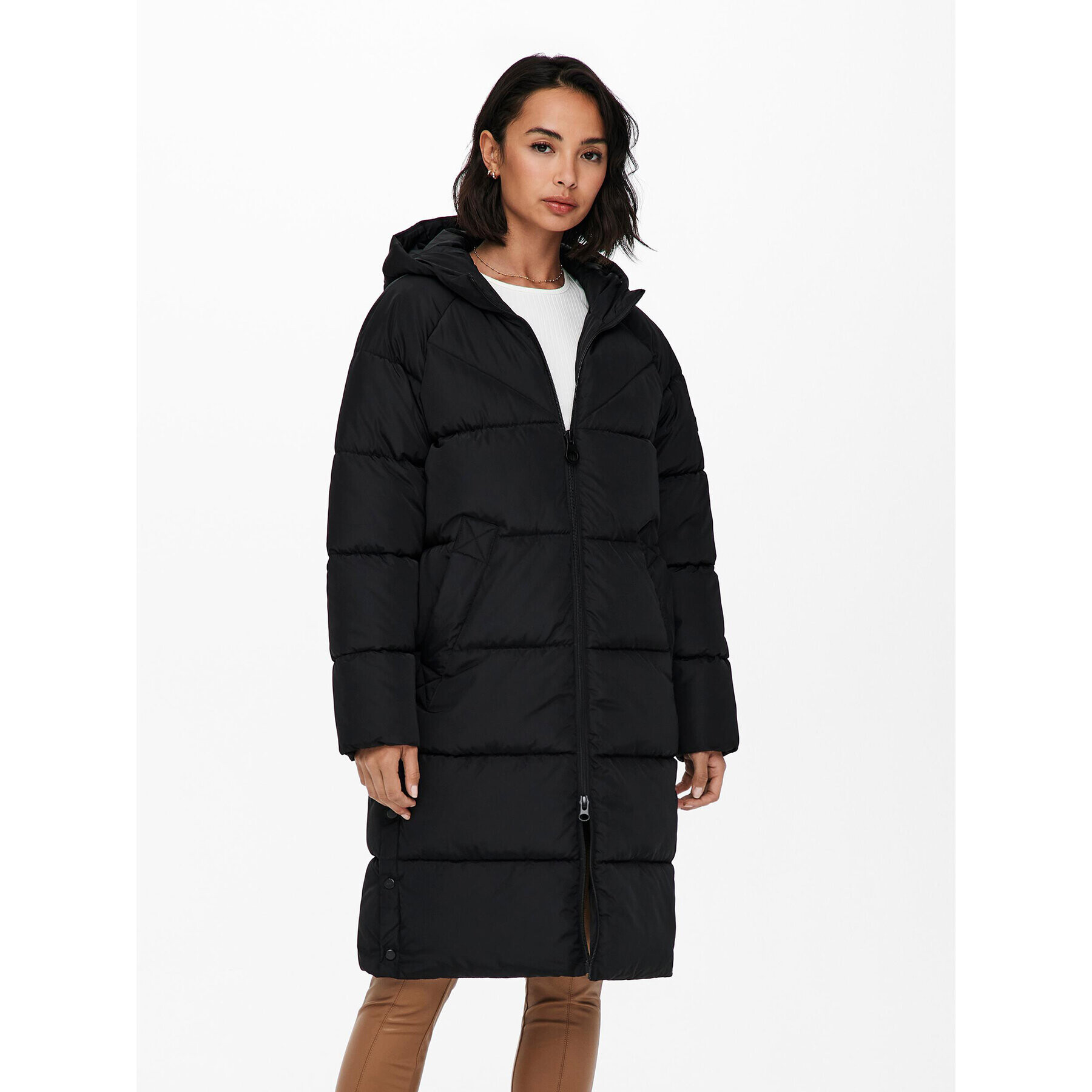 ONLY Пухено яке Amanda 15233425 Черен Regular Fit - Pepit.bg