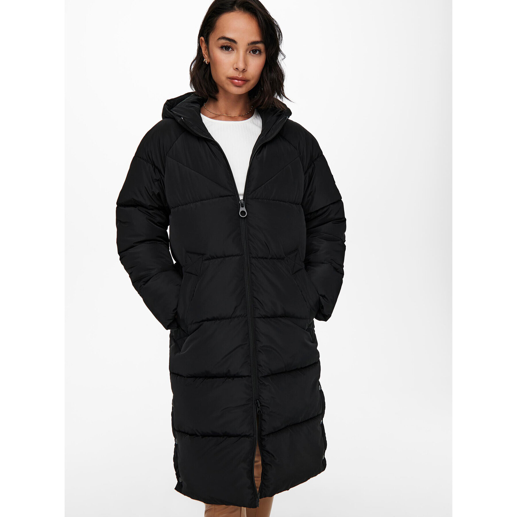 ONLY Пухено яке Amanda 15233425 Черен Regular Fit - Pepit.bg