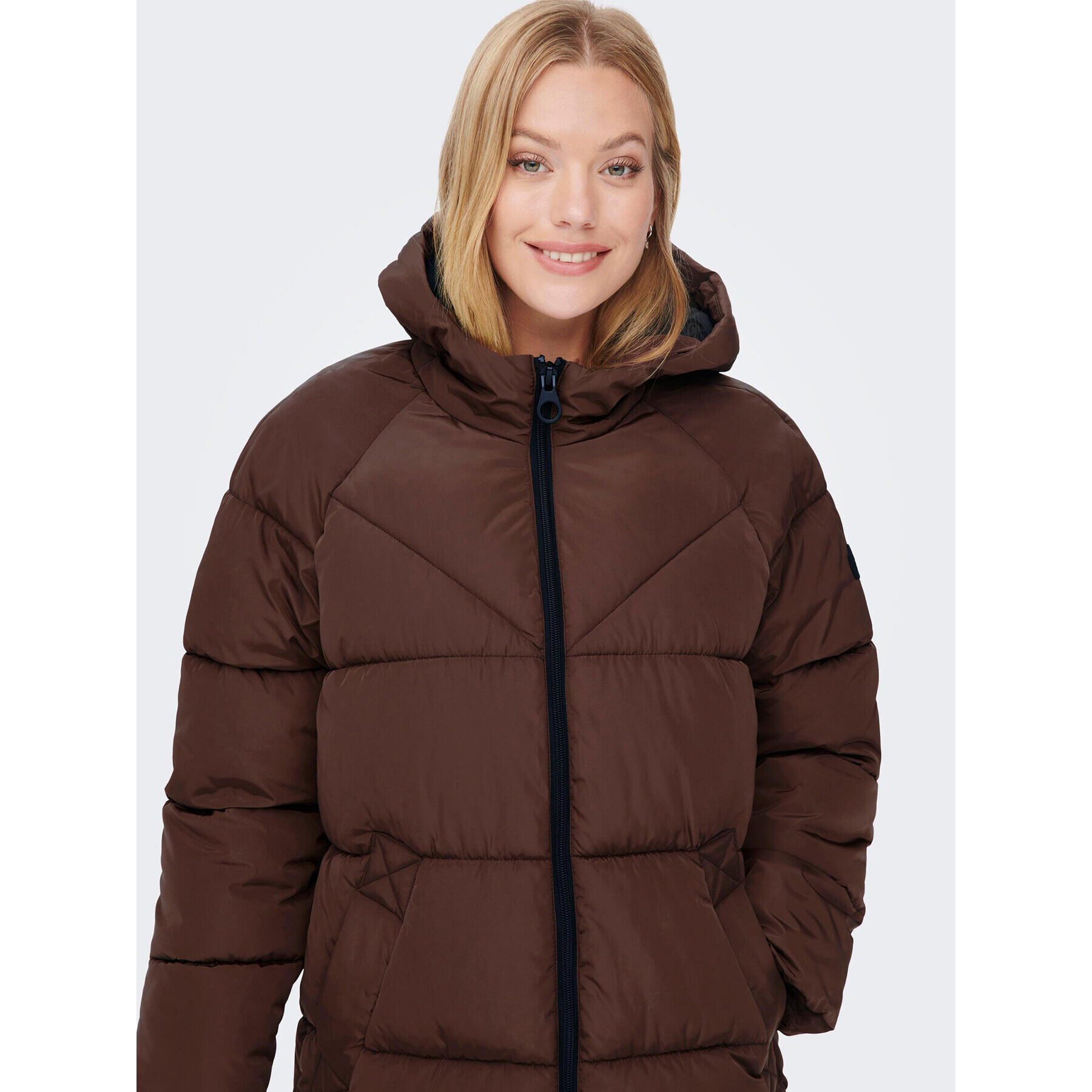 ONLY Пухено яке Amanda 15233425 Кафяв Regular Fit - Pepit.bg