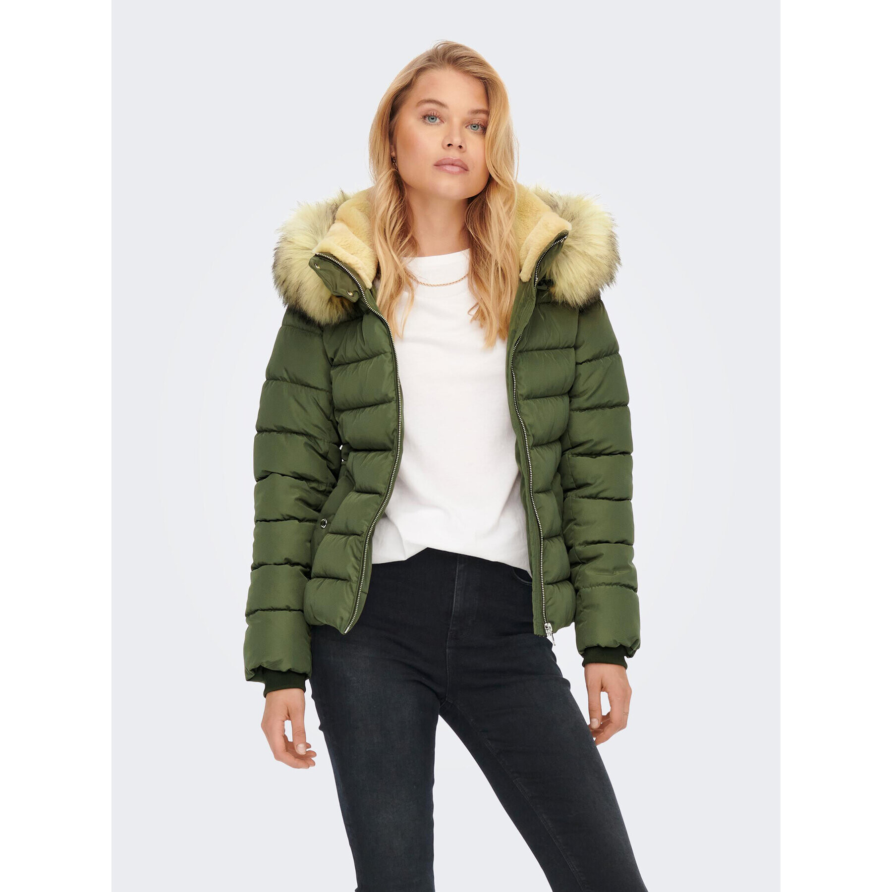 ONLY Пухено яке Camilla 15204607 Зелен Regular Fit - Pepit.bg